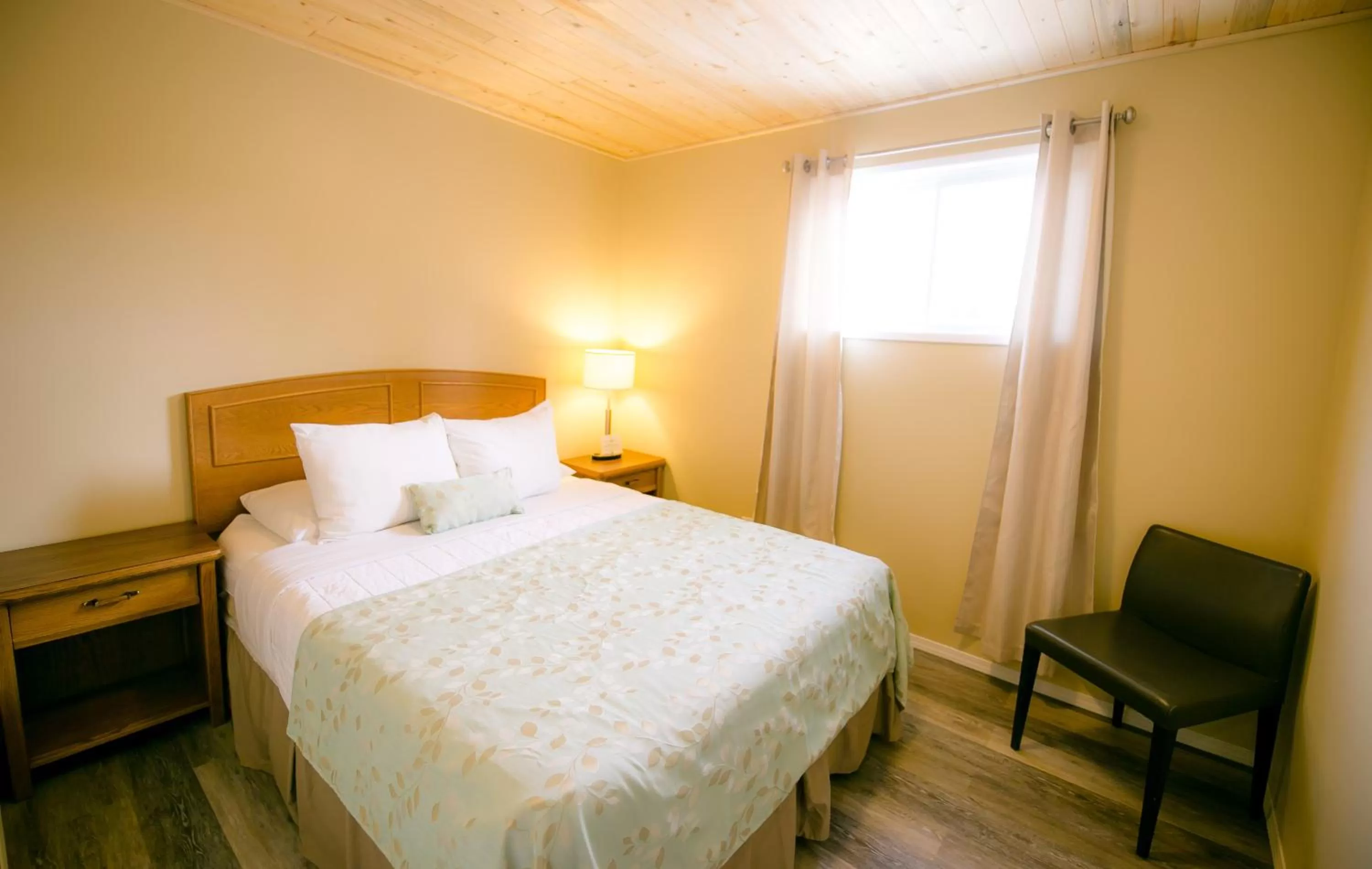 Bed in Crystal Springs Lodge