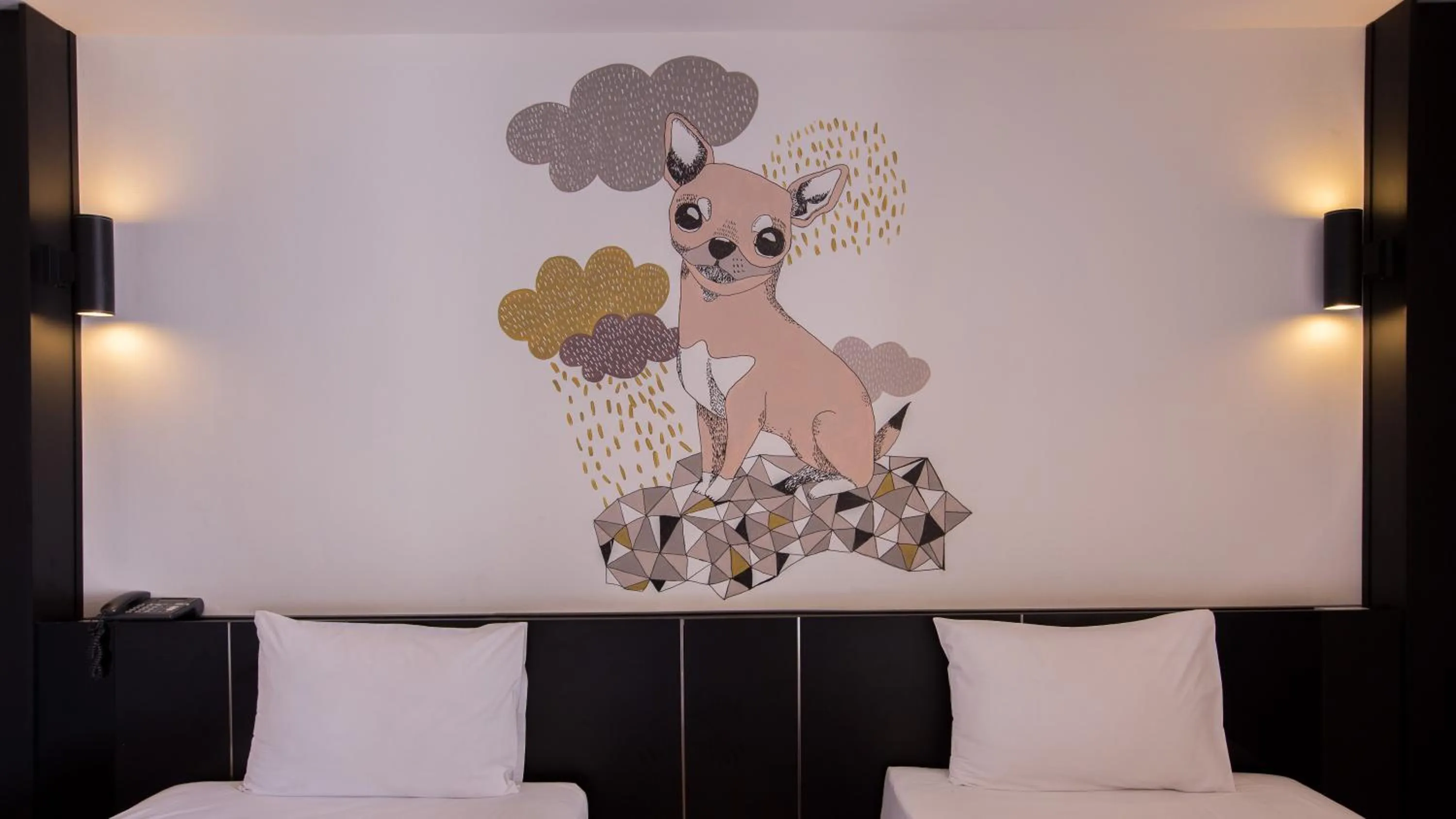 Bedroom, Bed in Pen Ta Hug Hotel