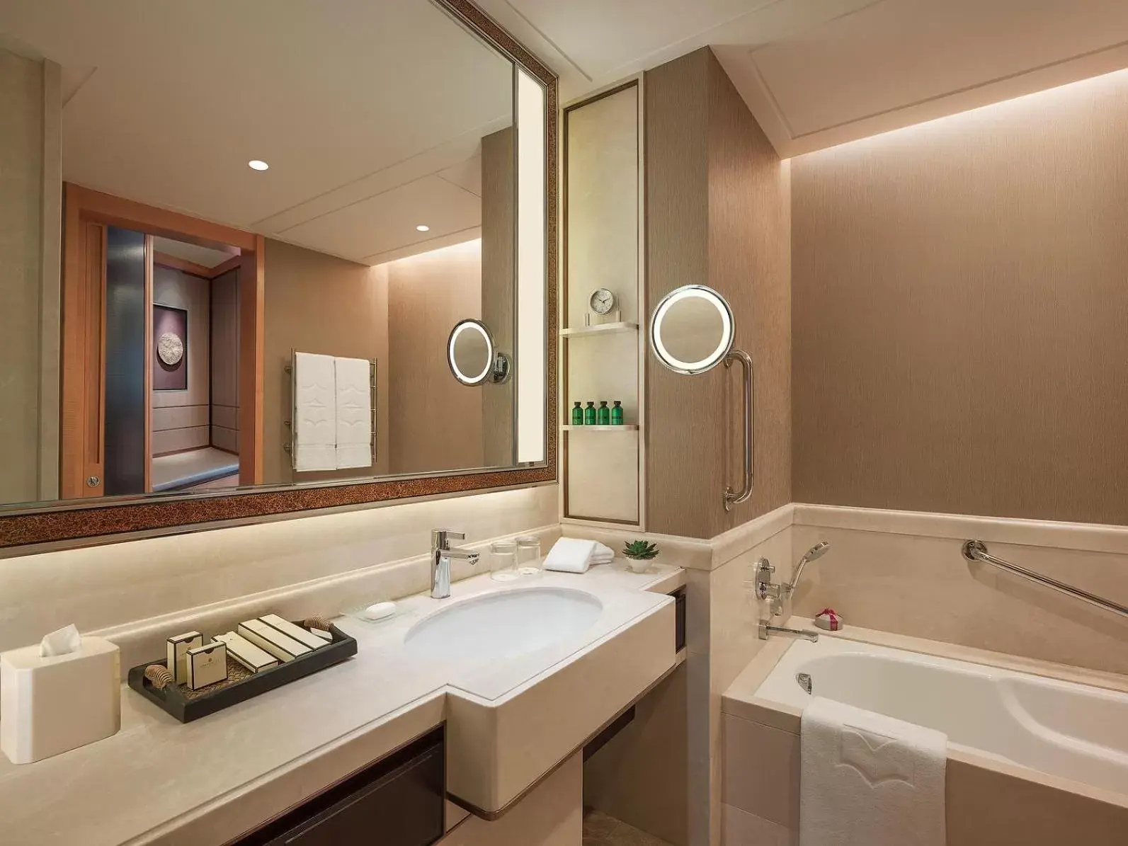 Double Room in Shangri-La Ulaanbaatar Double Room in Shangri-La Ulaanbaatar