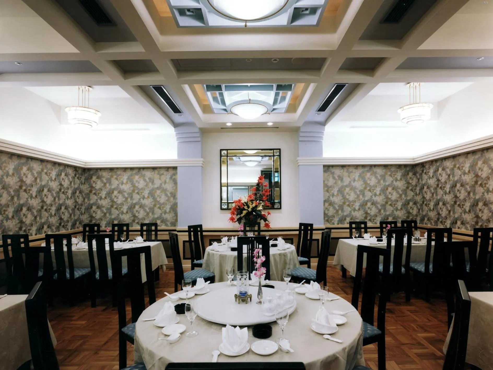 Restaurant/places to eat in Hotel Sapporo Garden Palace