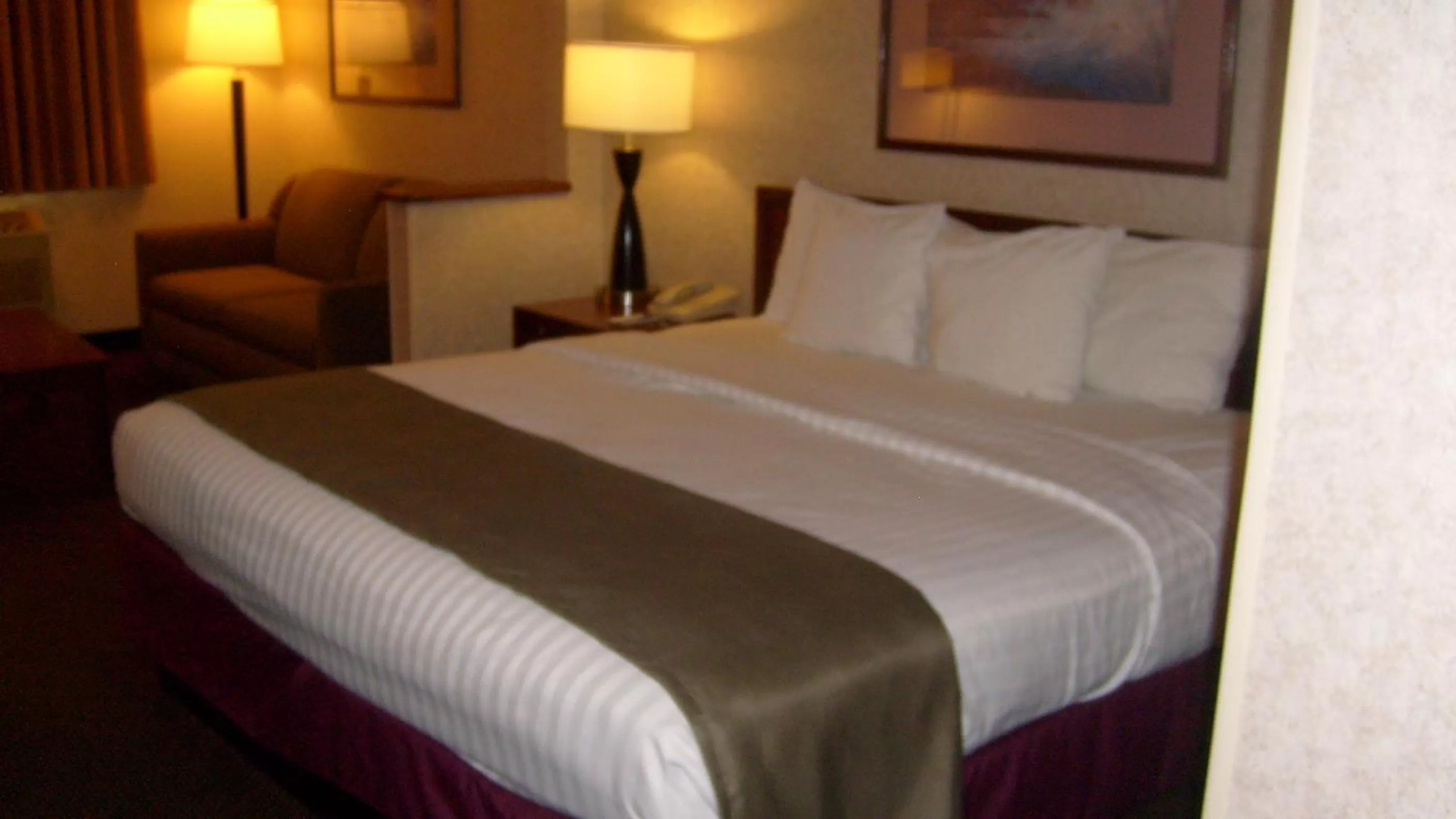 Bed in Baymont by Wyndham Golden/Red Rocks