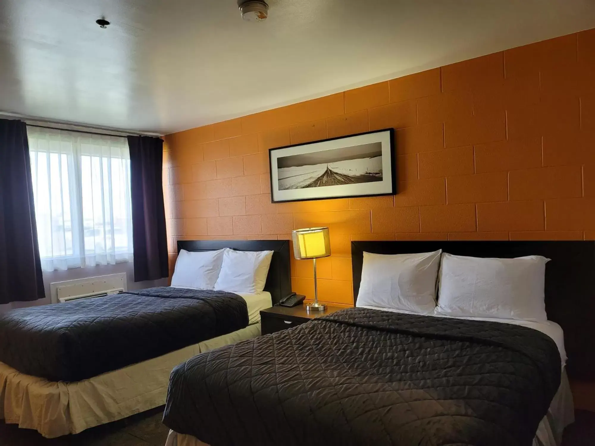 Quadruple Room - Pet Friendly in Roadking Inns Motel Quadruple Room - Pet Friendly in Roadking Inns Motel