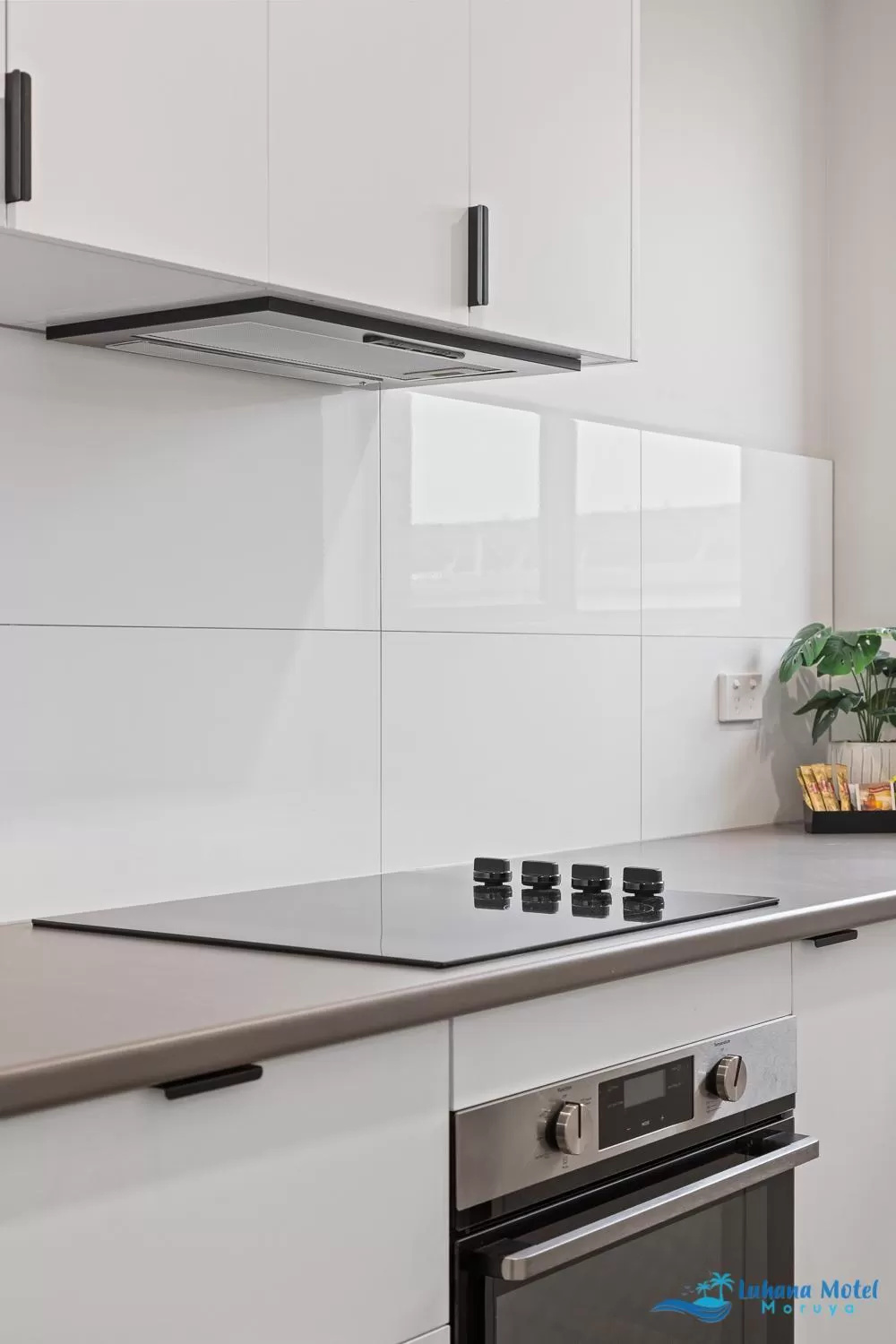 Kitchen or kitchenette in Hive Hotel, Moruya