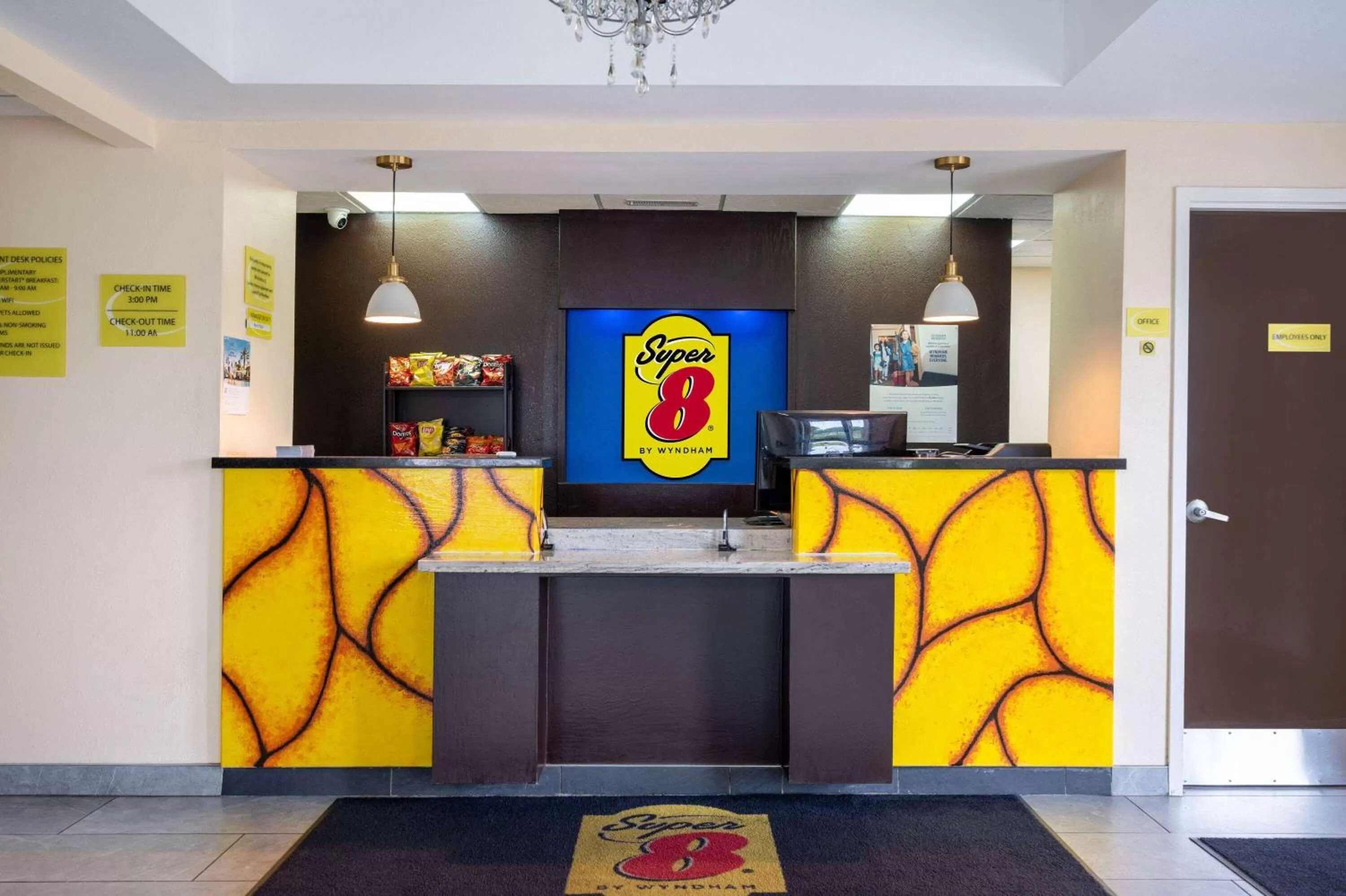 Lobby or reception in Super 8 by Wyndham Salisbury