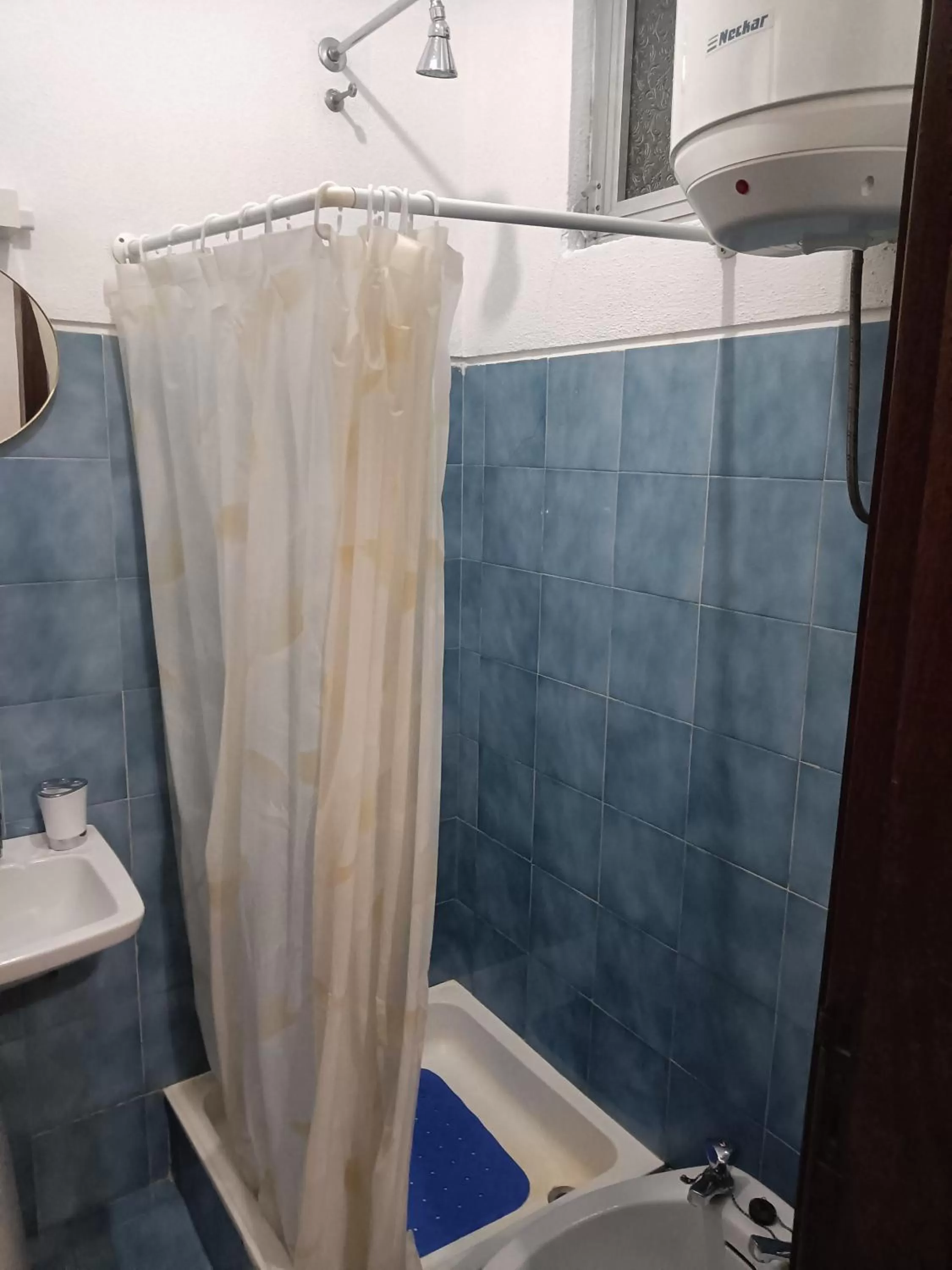 Bathroom in Alojamento Local Largo da Igreja