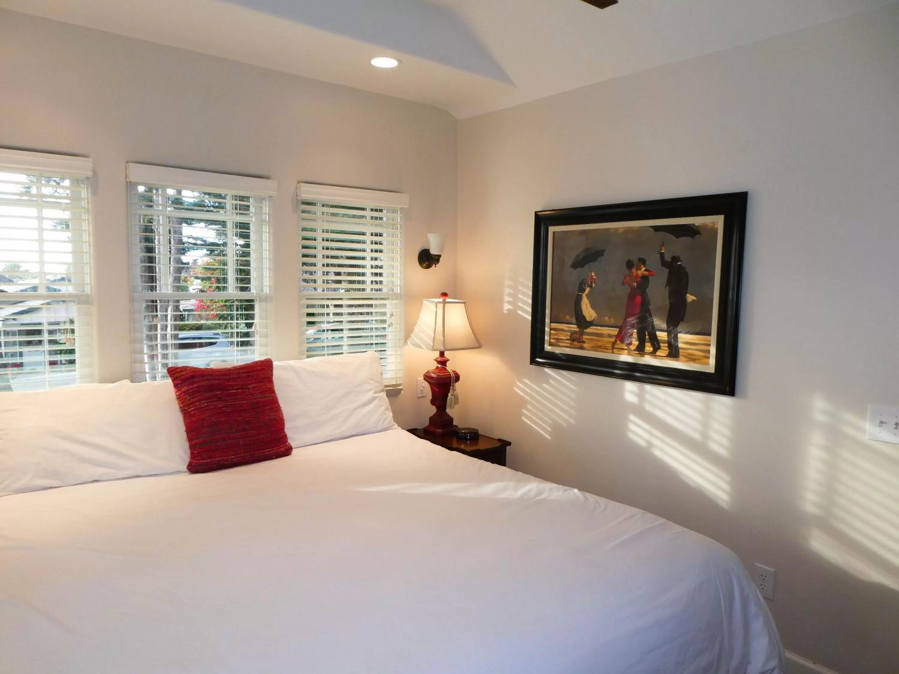 Bedroom, Bed in Briarwood Inn