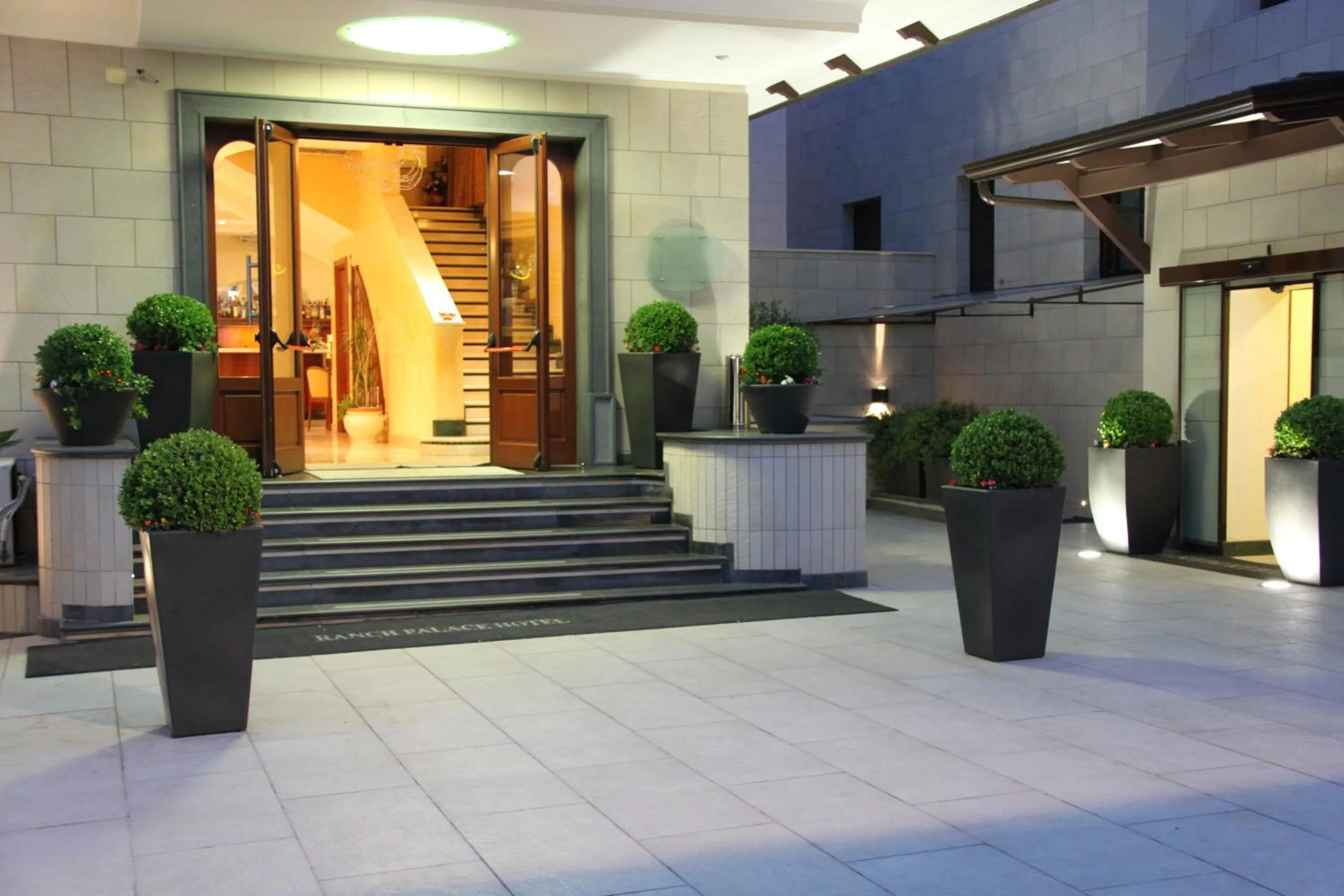 Facade/entrance in Ranch Palace Hotel
