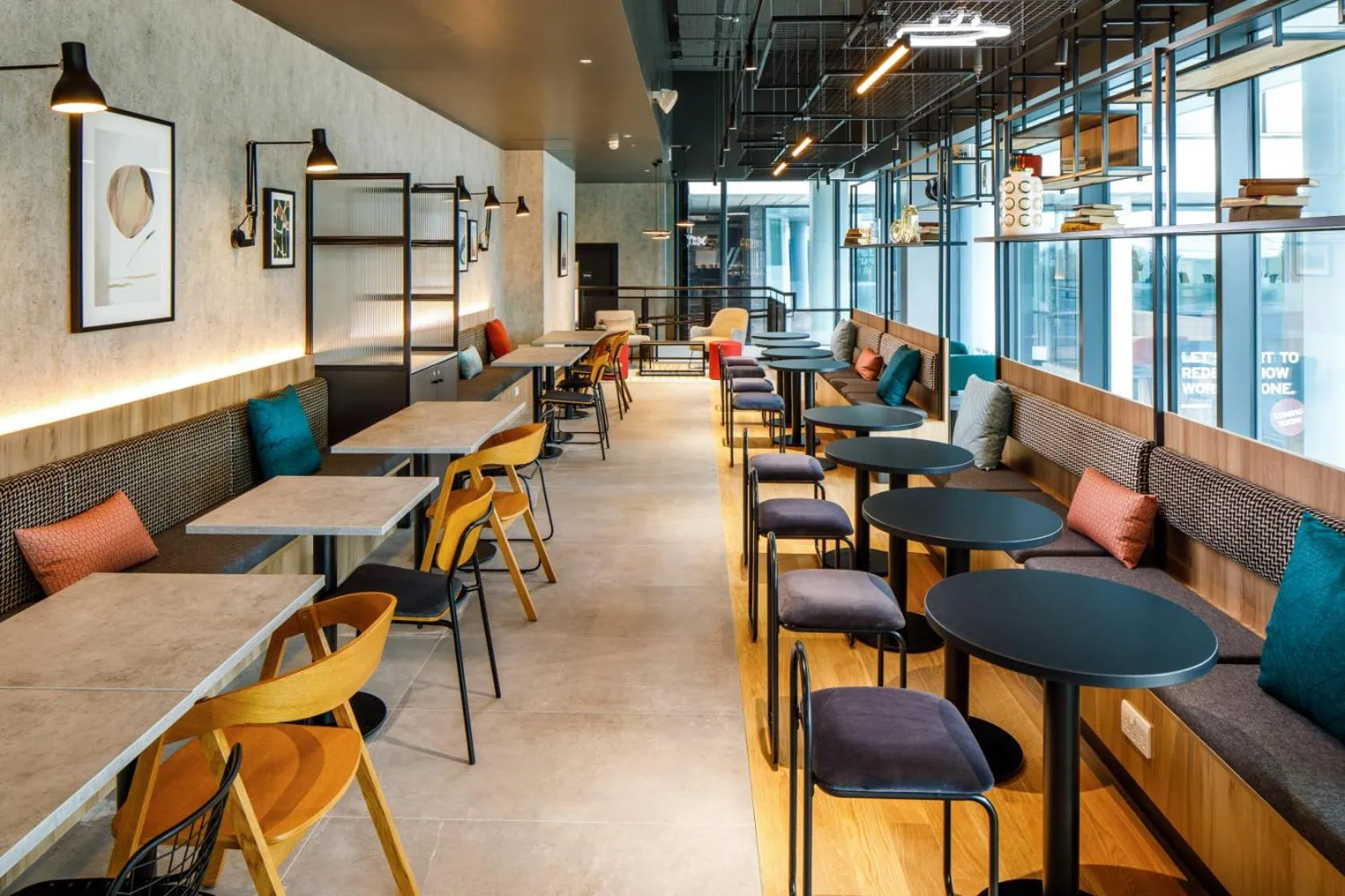 Restaurant/places to eat in Aparthotel Adagio London Sutton Point