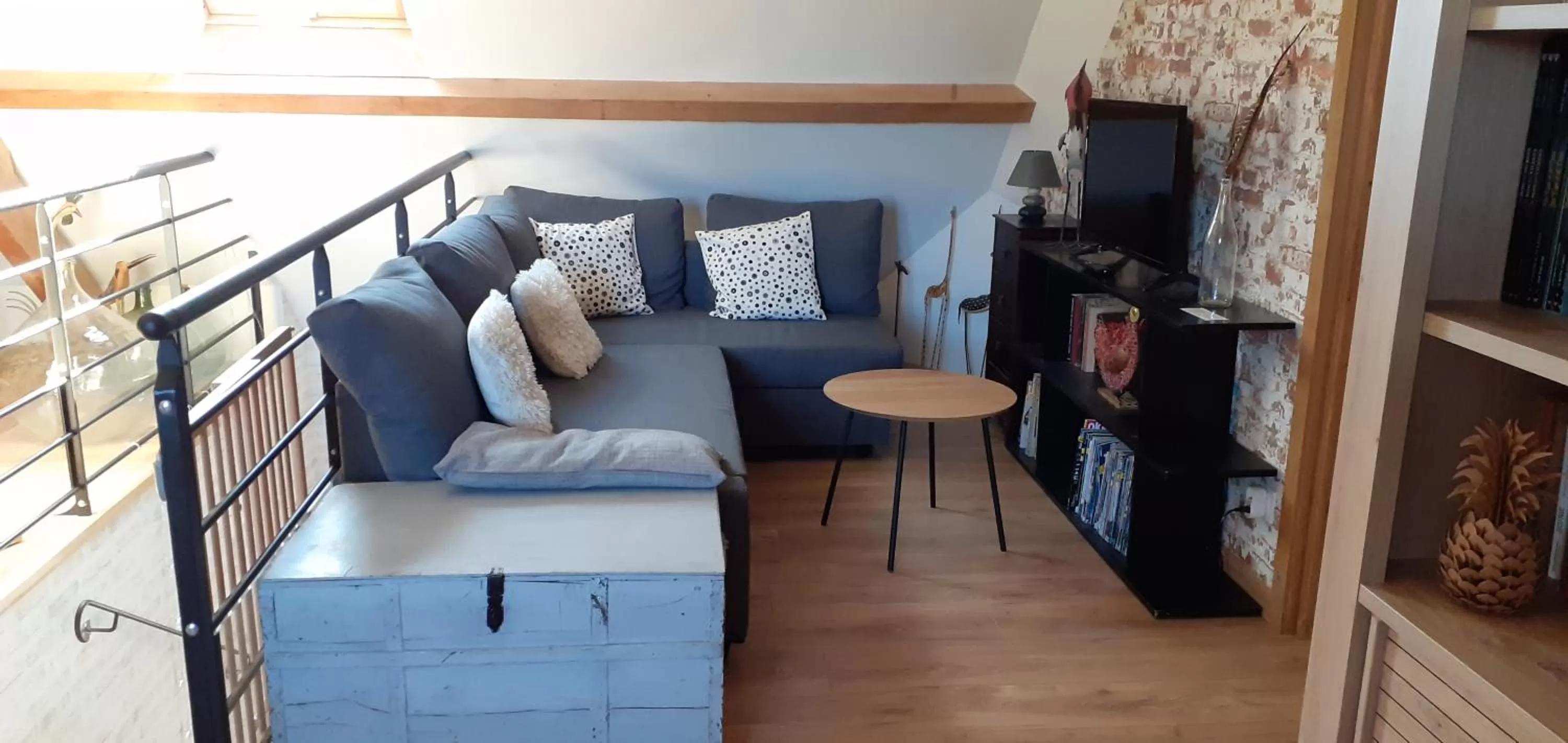 Communal lounge/ TV room, Seating Area in Au P'tit Versailles