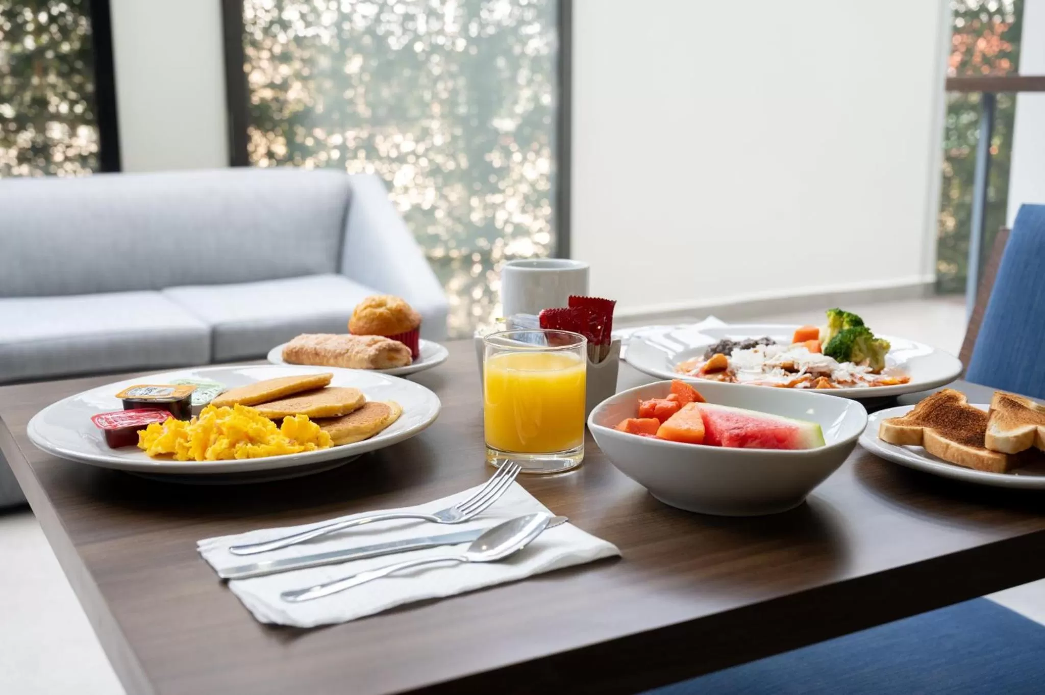 Restaurant/places to eat in Holiday Inn Express Mexico City Satelite by IHG