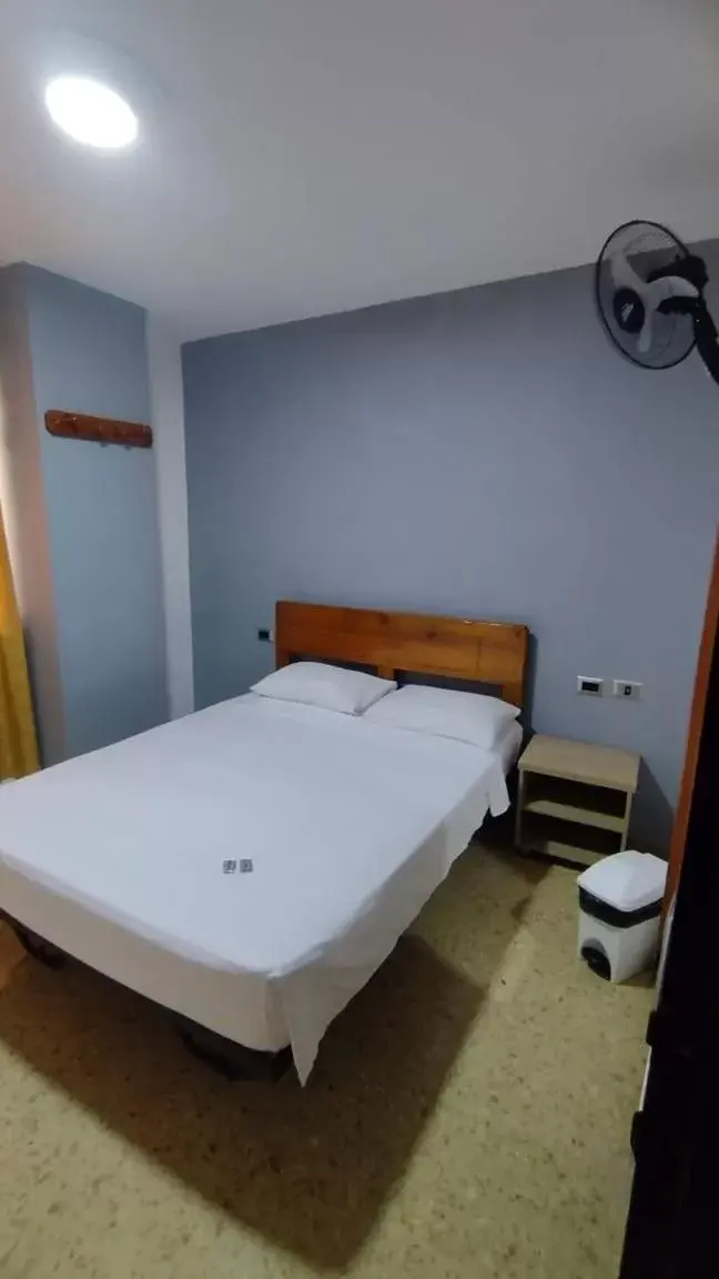 Double Room in HOTEL MEDELLIN KAPITAL Double Room in HOTEL MEDELLIN KAPITAL