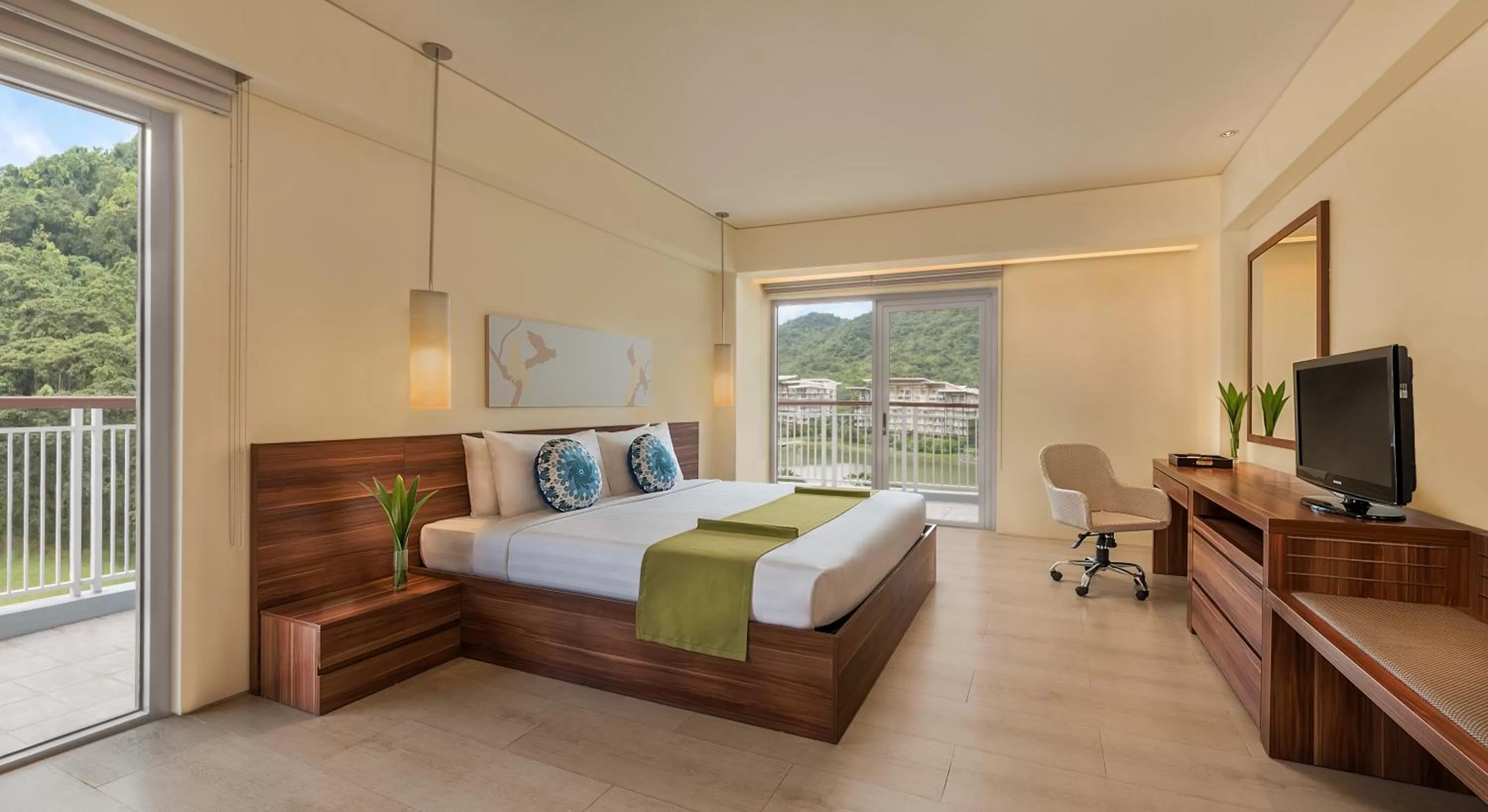 Corner Deluxe Lagoon View (Classic) in Pico Sands Hotel