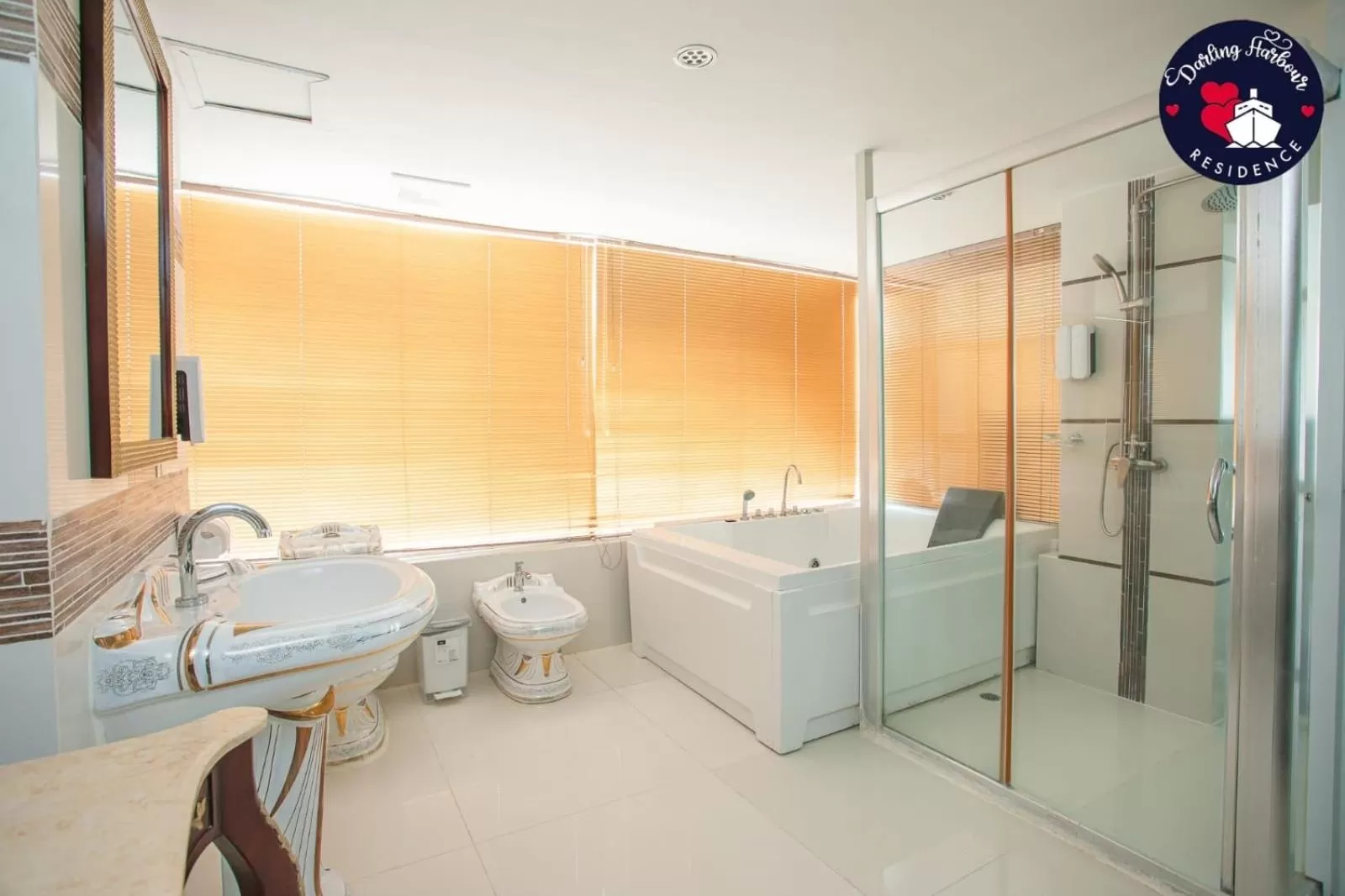 Hot Tub, Bathroom in Darling Harbour Residence - South Pattaya