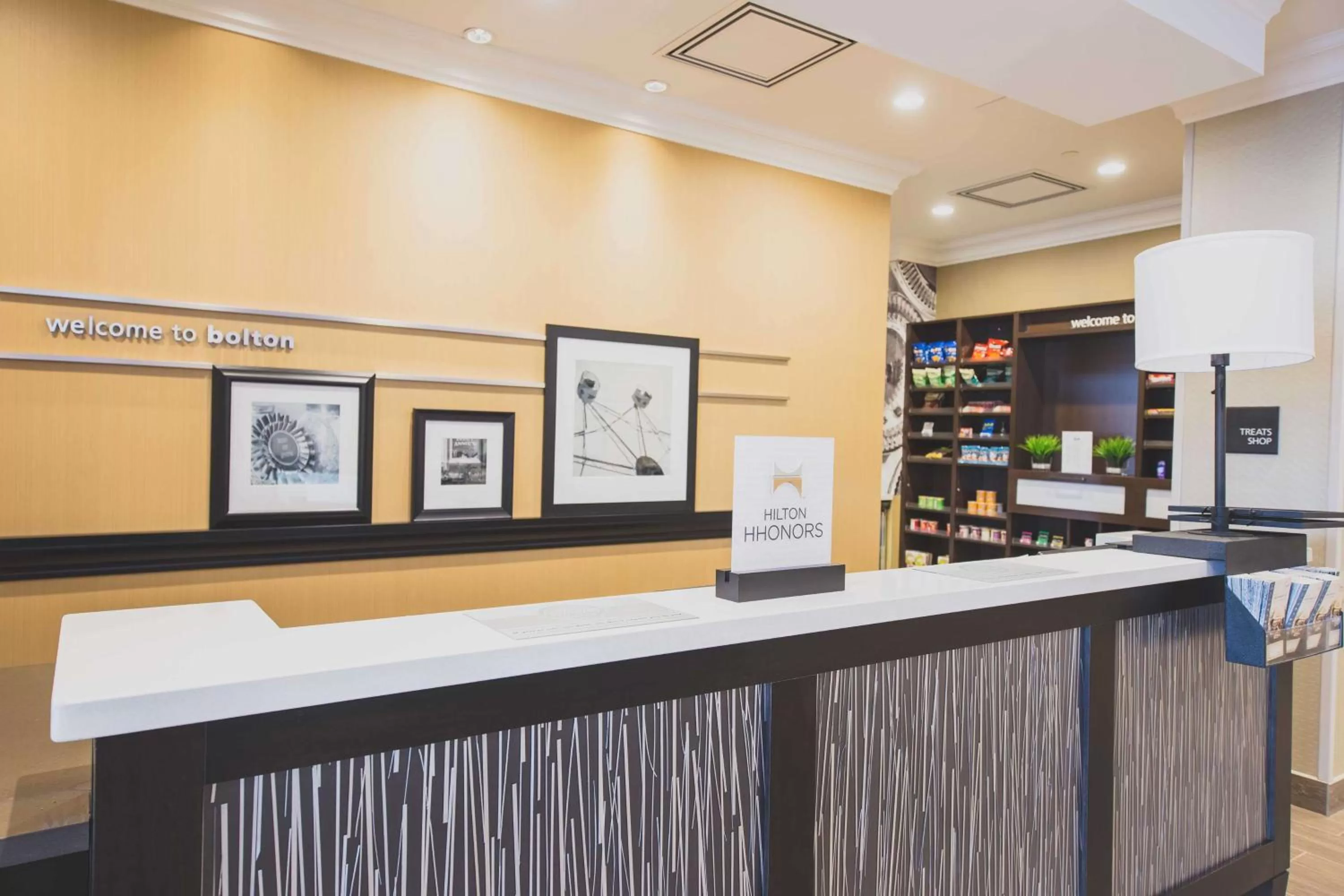 Lobby or reception in Hampton Inn & Suites by Hilton Bolton
