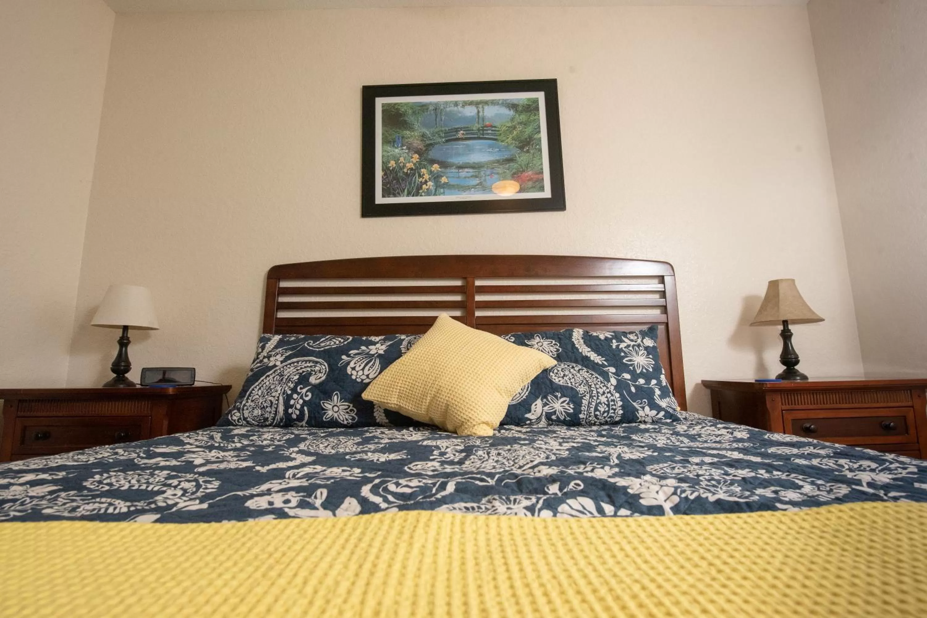 Bed in Magical Adventure Condo w Waterpark near Disney No Resort Fees