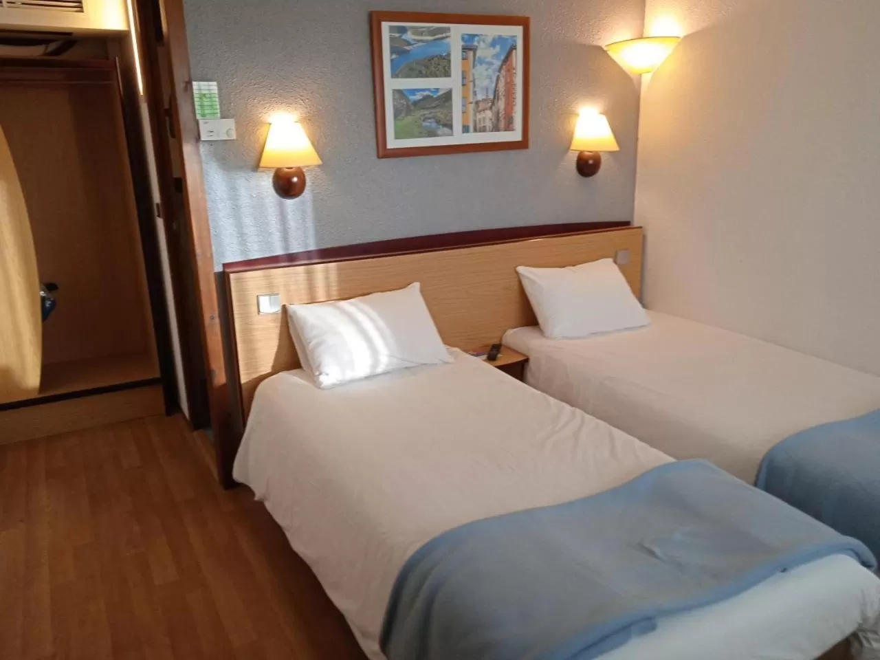 Bed in Hôtel Restaurant Campanile Aurillac