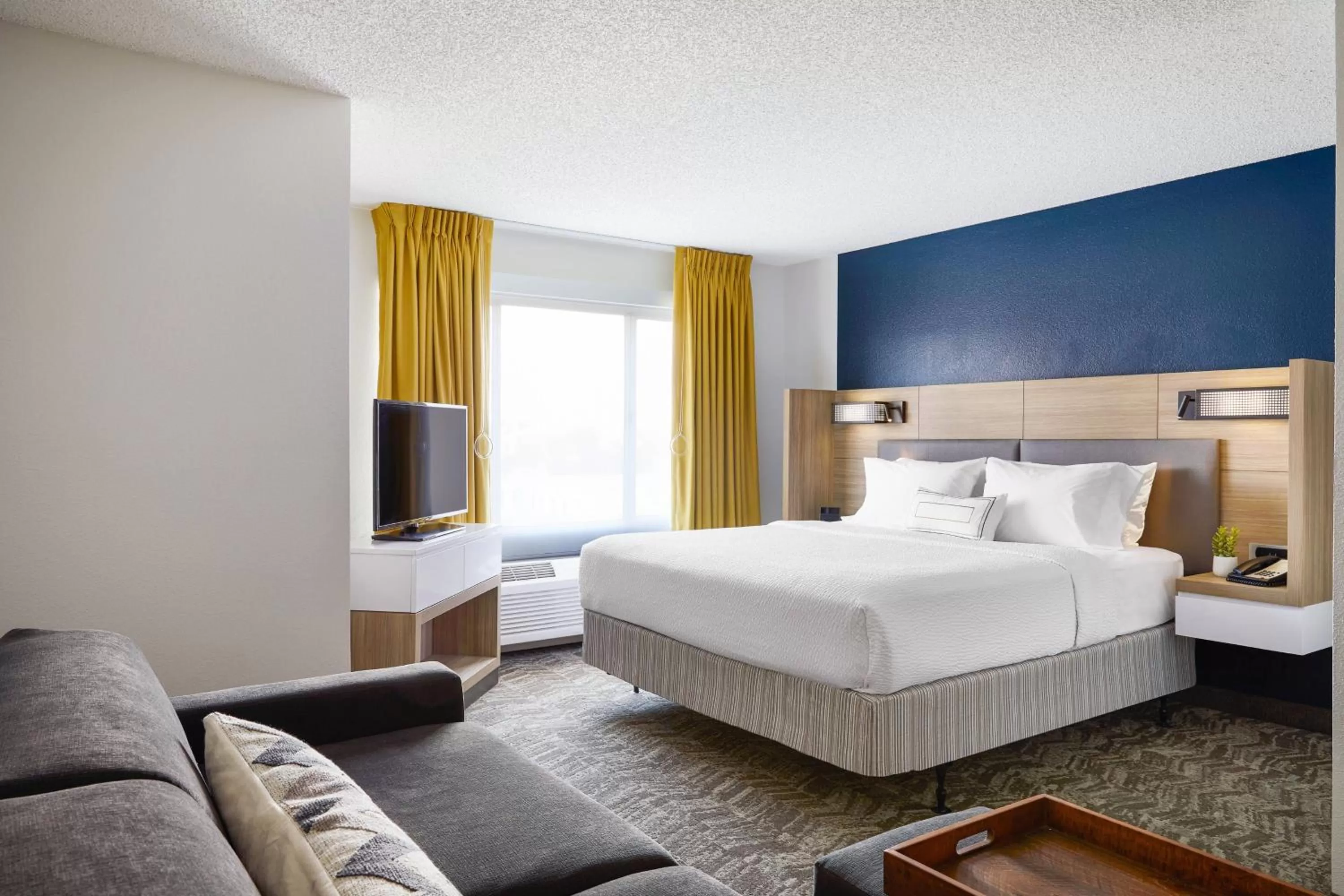 Bedroom, Bed in SpringHill Suites Tempe at Arizona Mills Mall