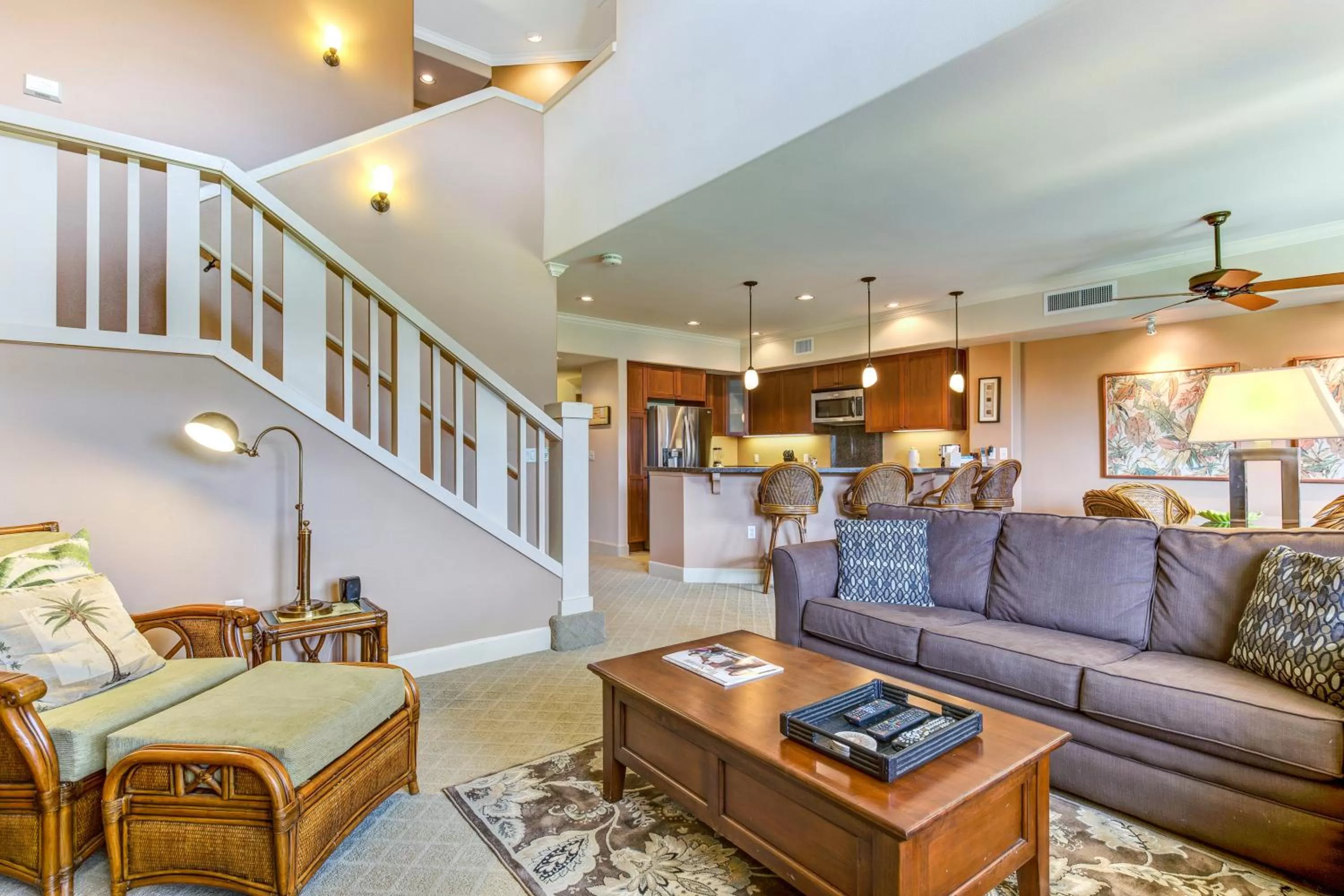 Living room in Castle Hali'i Kai at Waikoloa