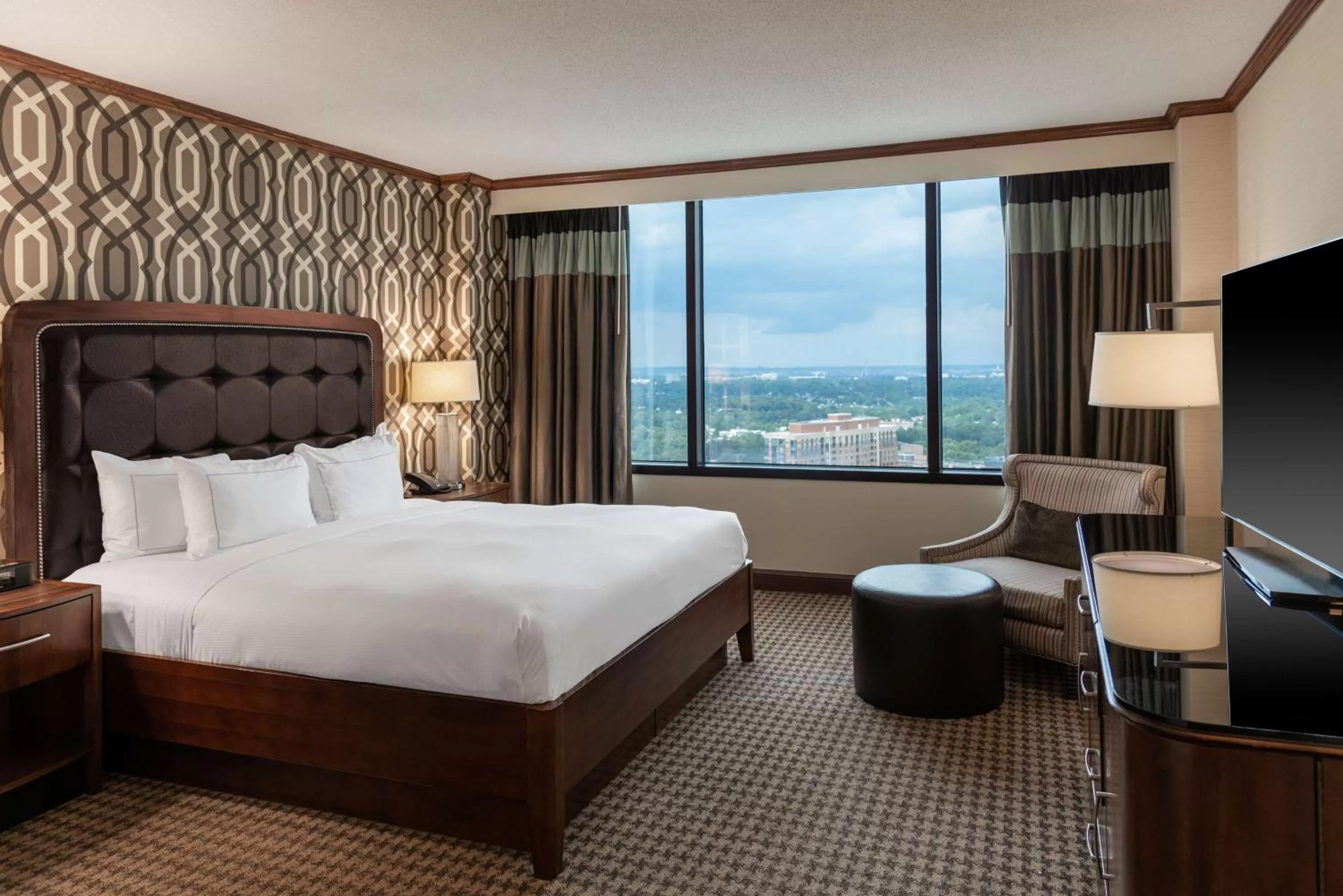 Bed in Hilton Alexandria Mark Center