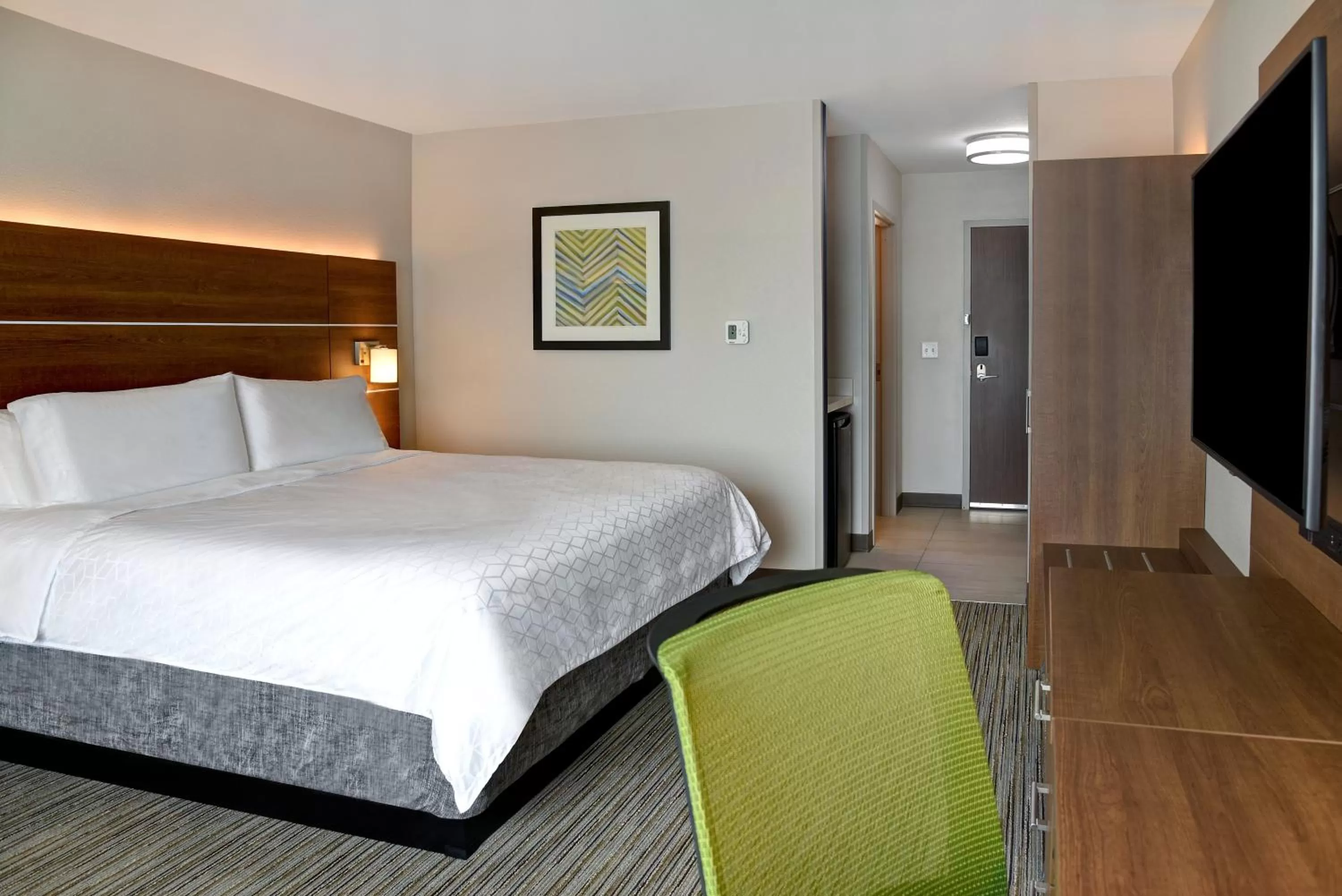 Photo of the whole room, Bed in Holiday Inn Express & Suites - Ottawa by IHG