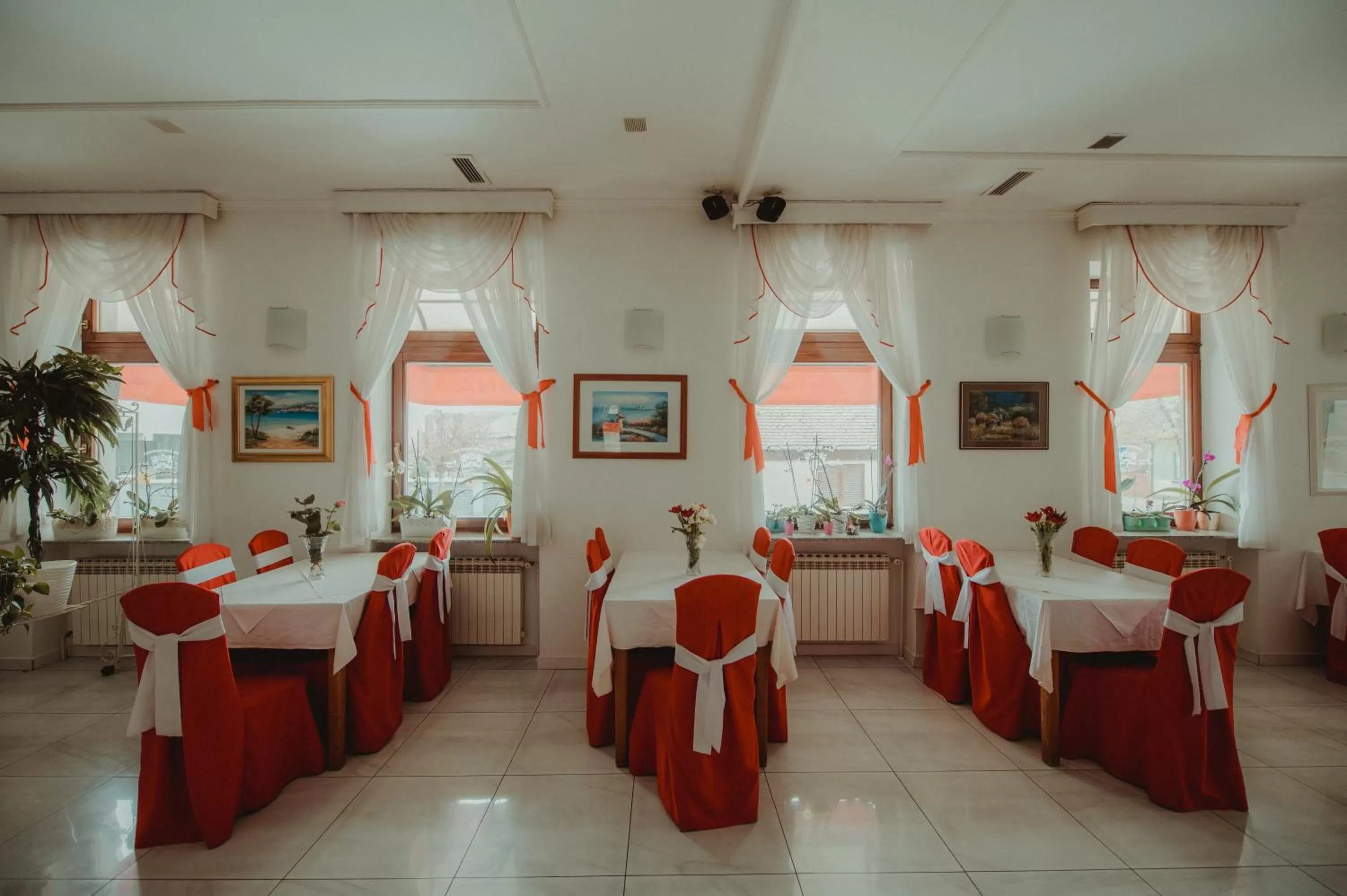 Restaurant/Places to Eat in B&B Laguna