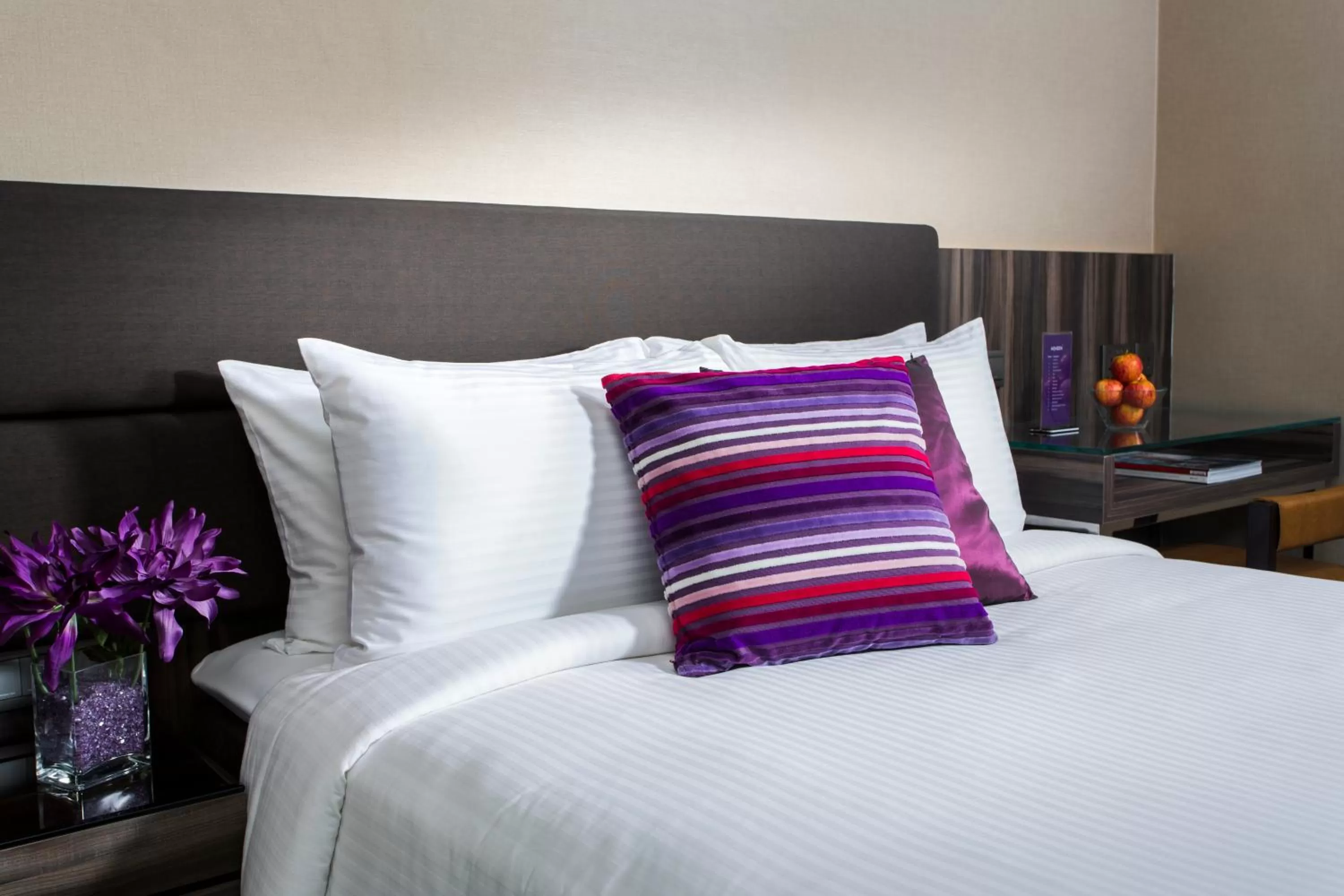 Bedroom, Bed in Aqueen Hotel Paya Lebar