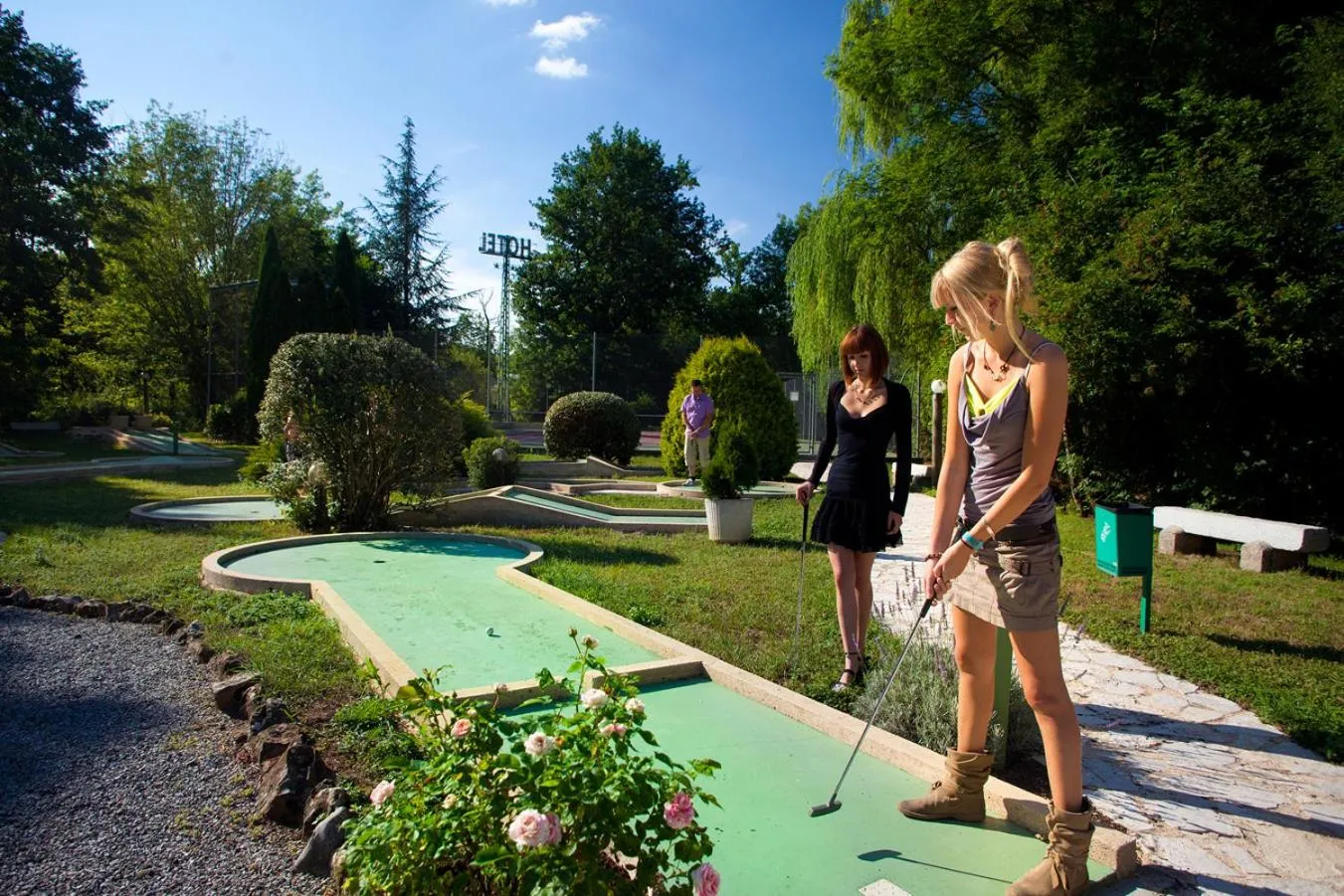 Minigolf in Logis Hotel - Restaurant - Spa - Le Relais de Farrou