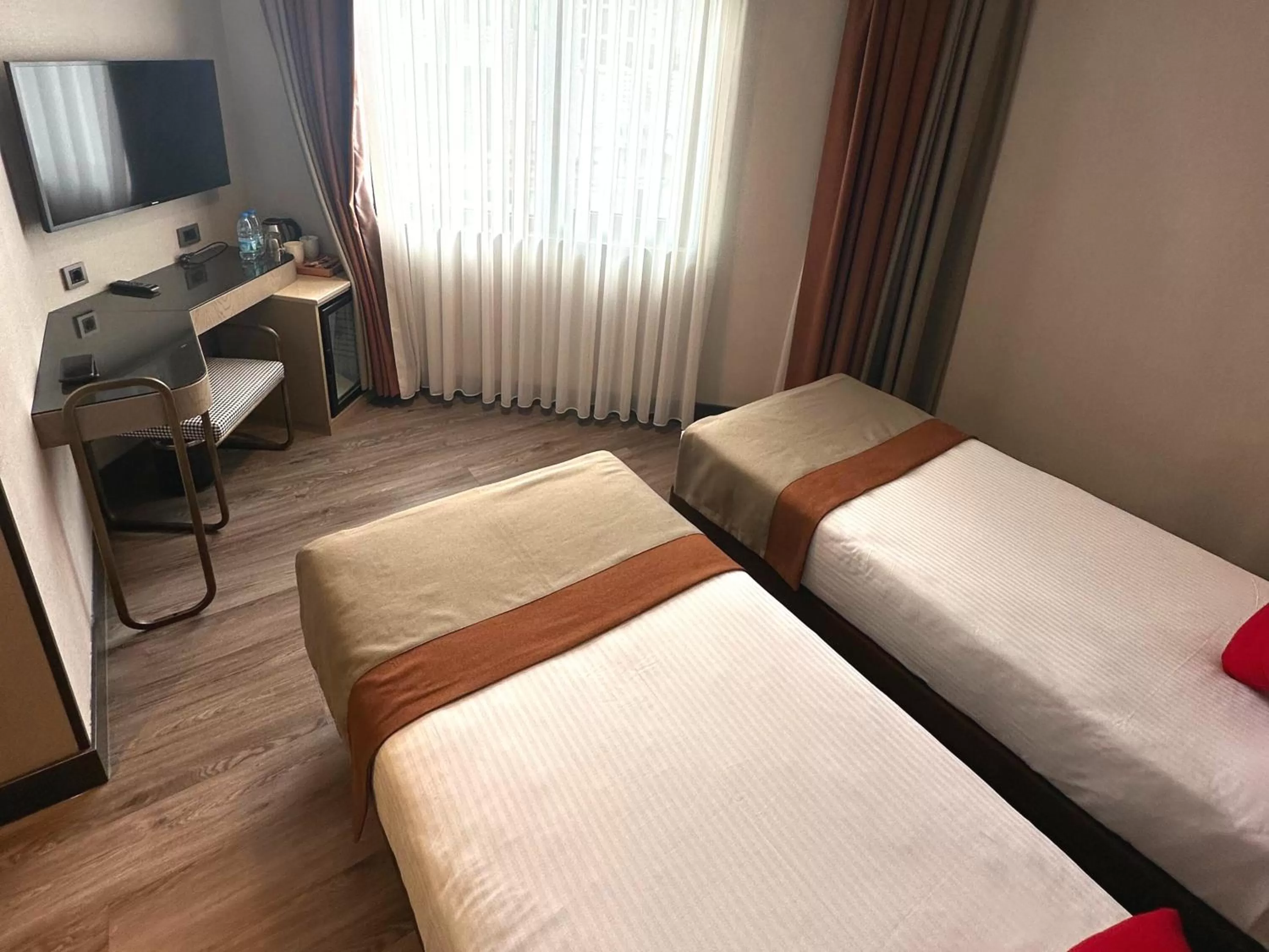 Bed in Edition Old City Hotel