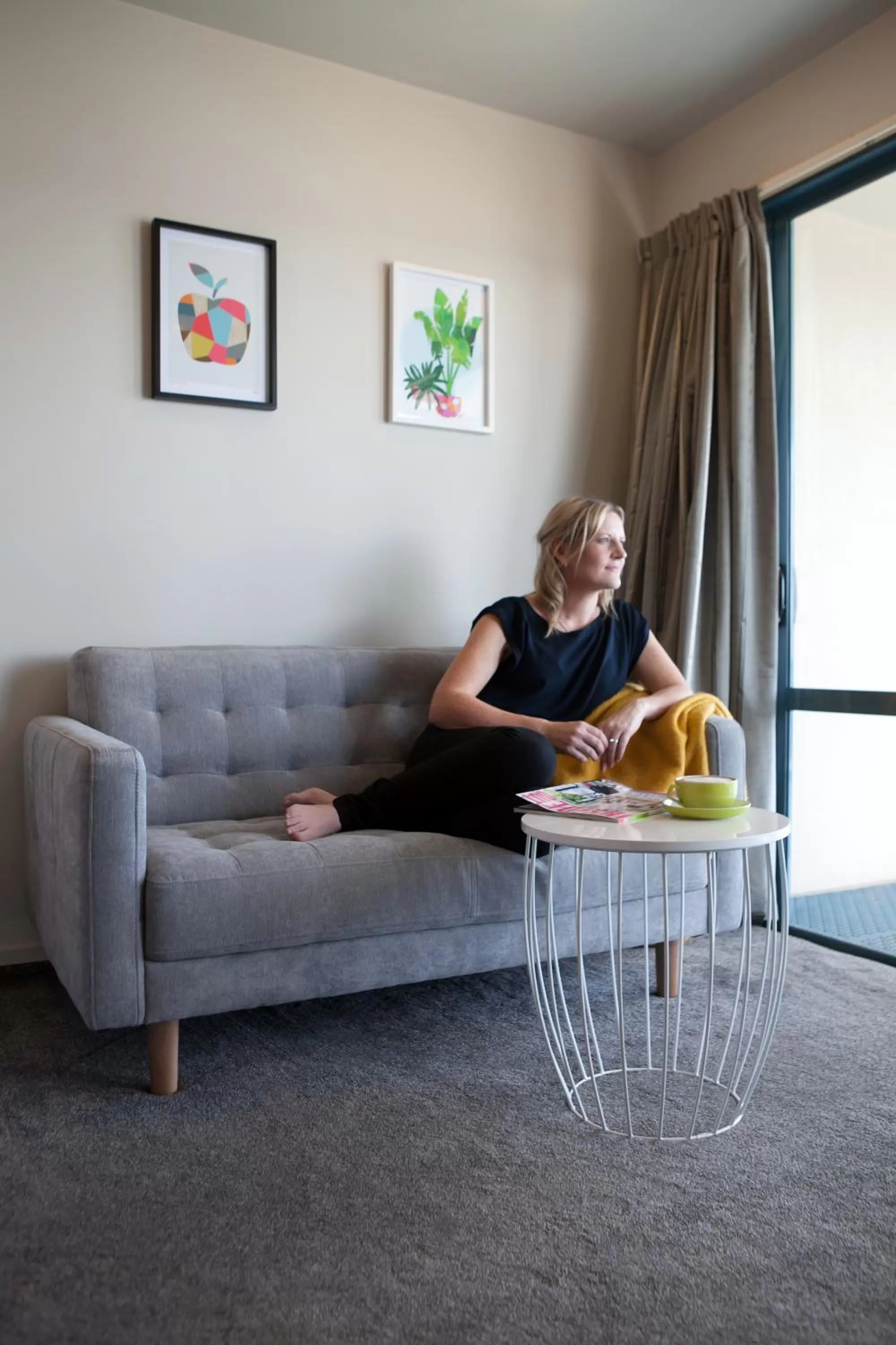 Seating area in Boulevard Waters
