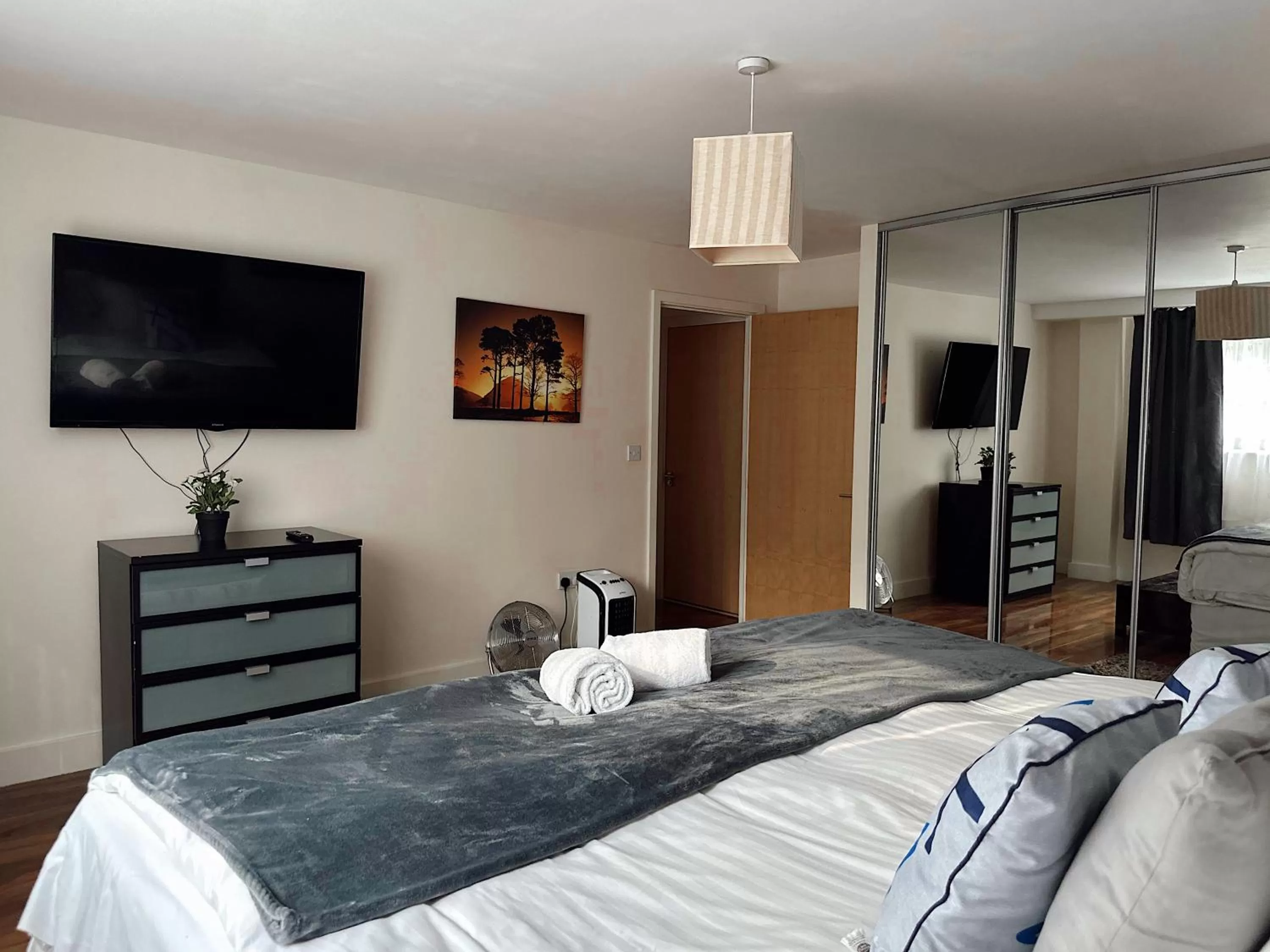 Bed in Canary Wharf - Luxury Apartments