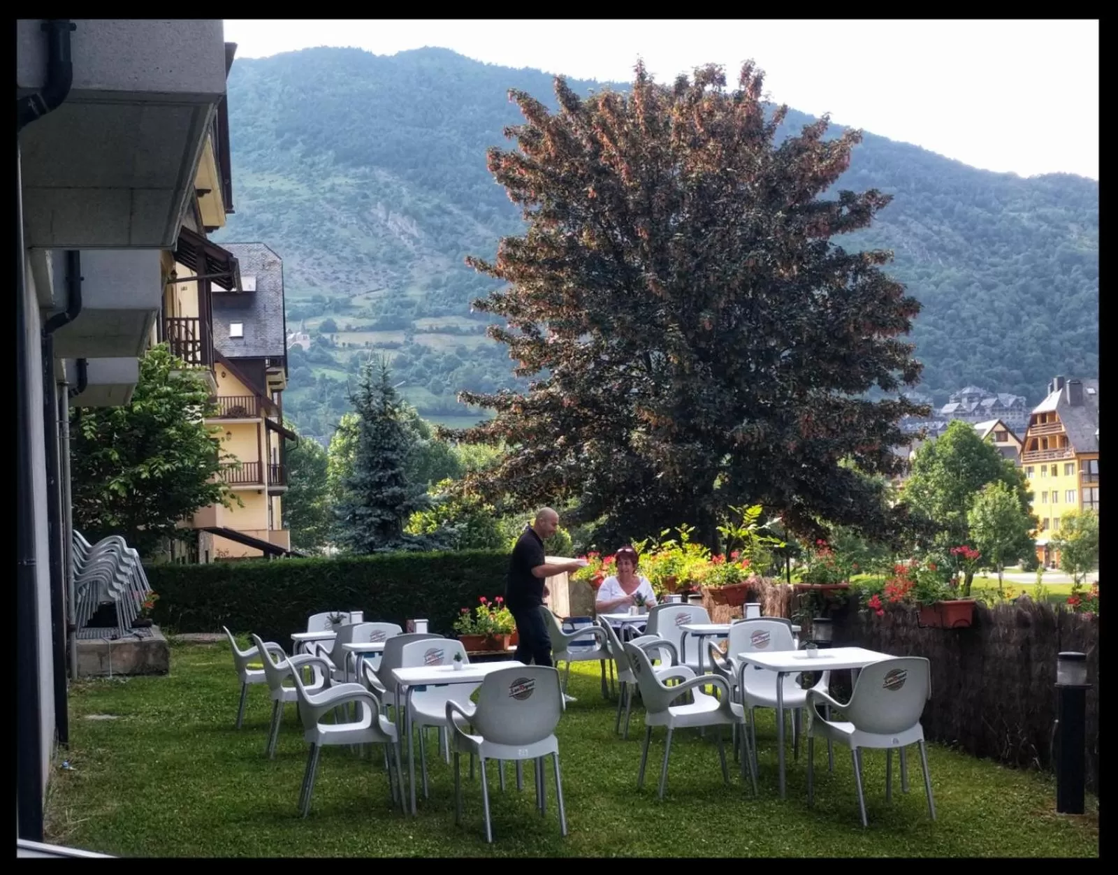 Summer in Aparthotel La Vall Blanca