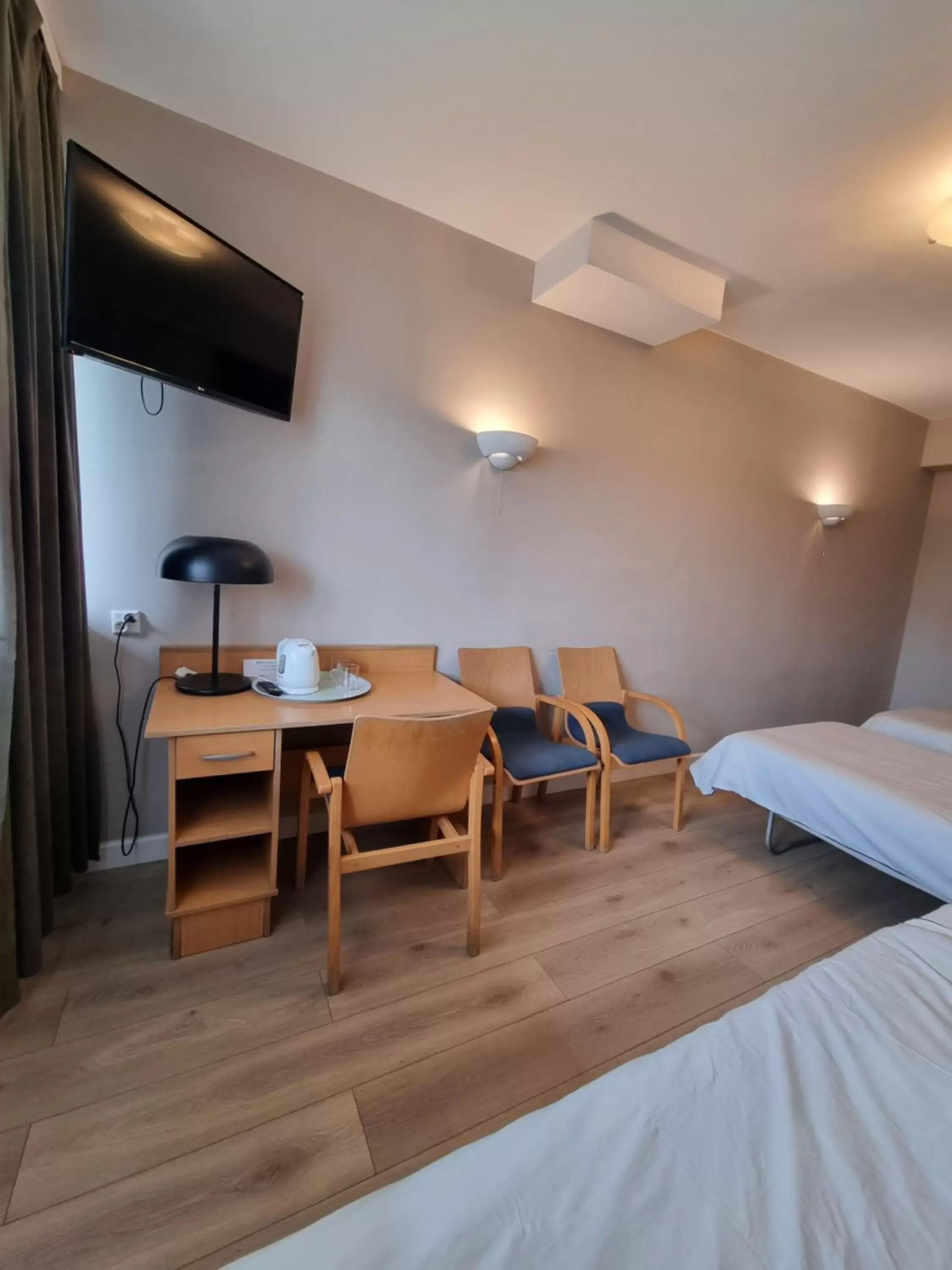 Triple Room with Private Bathroom in Biłgoraj Aparthotel Triple Room with Private Bathroom in Biłgoraj Aparthotel