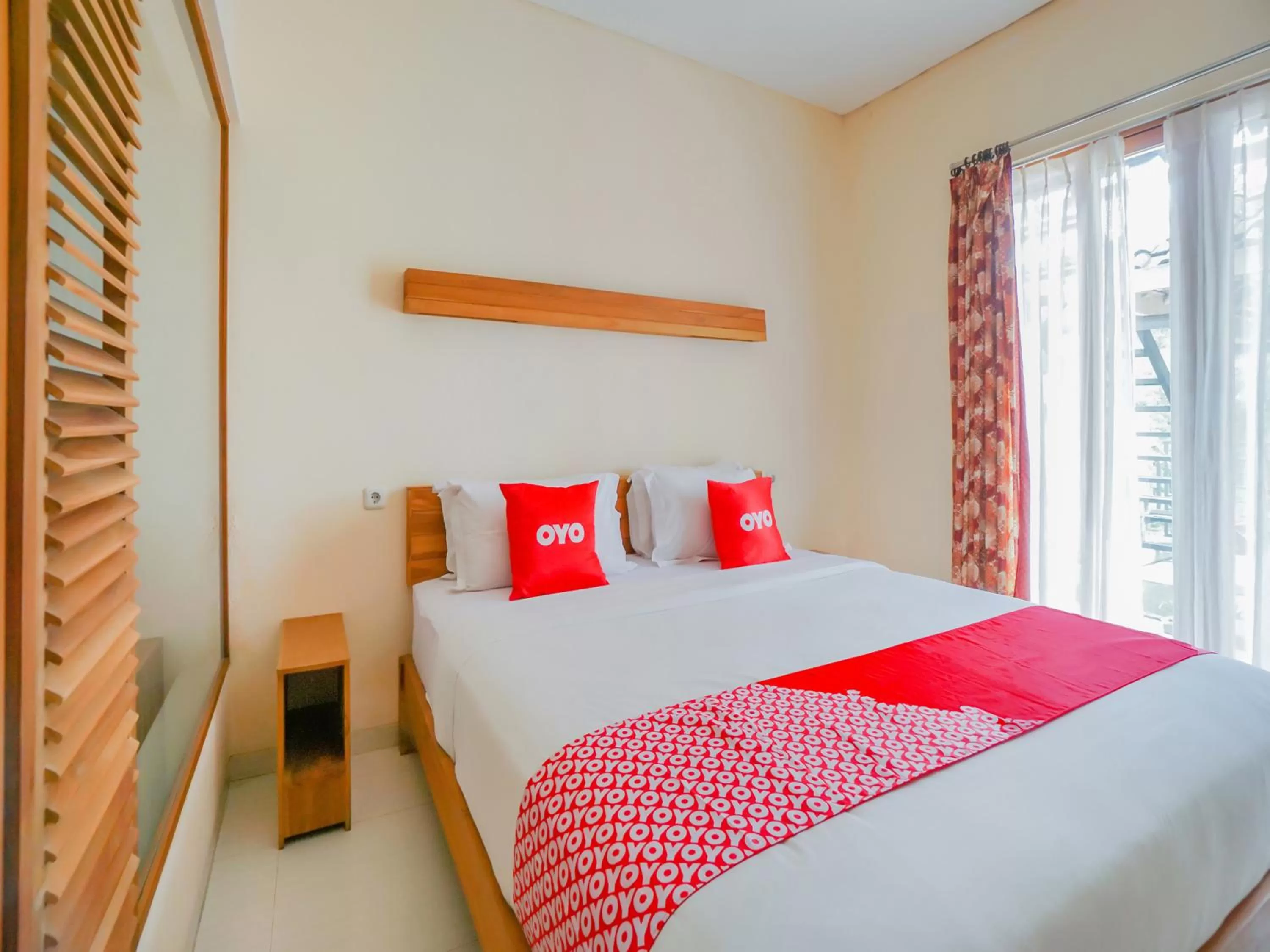 Bedroom in SUPER OYO 90319 Angler Guest House Malang
