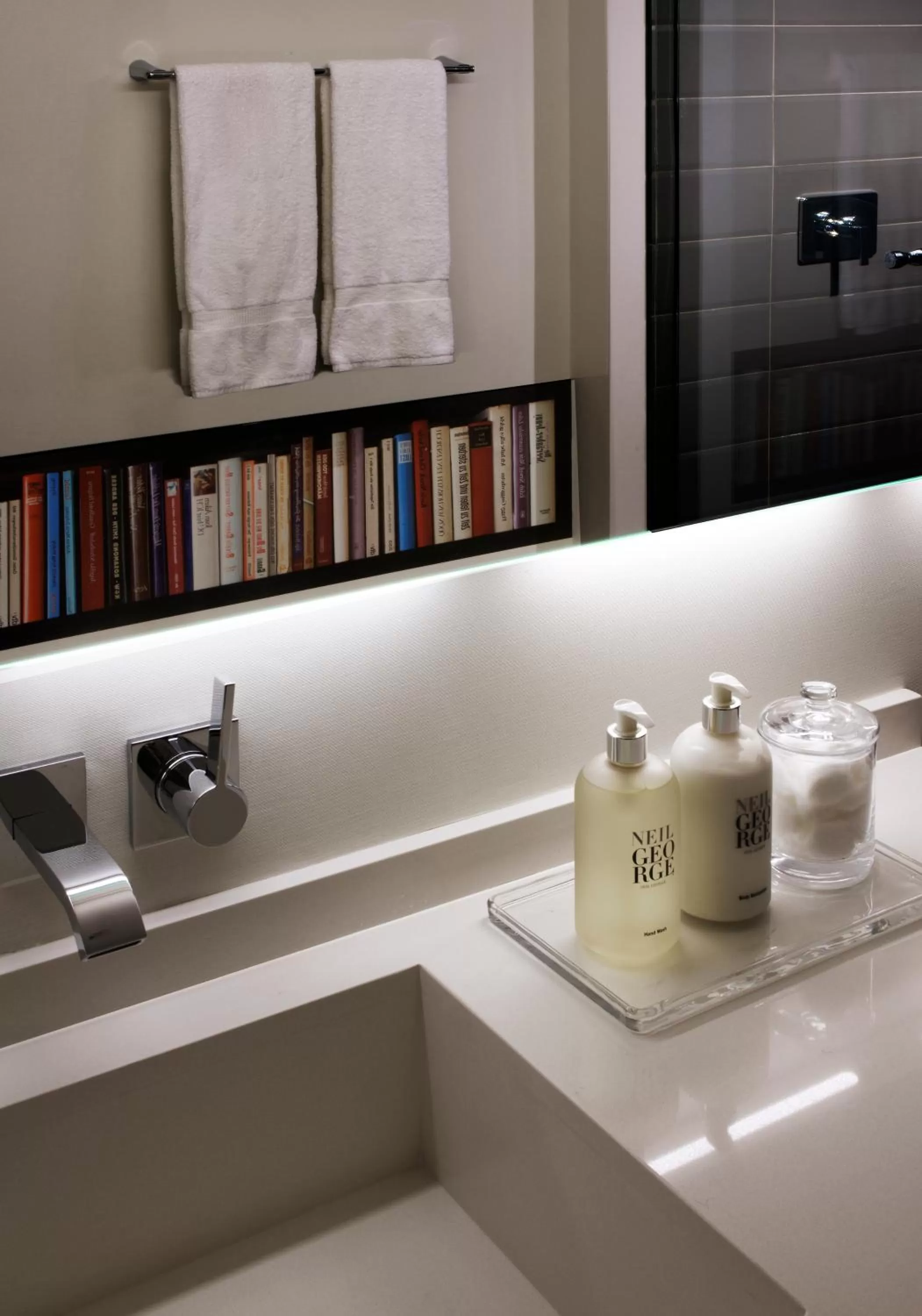 Bathroom in Hotel Zetta San Francisco