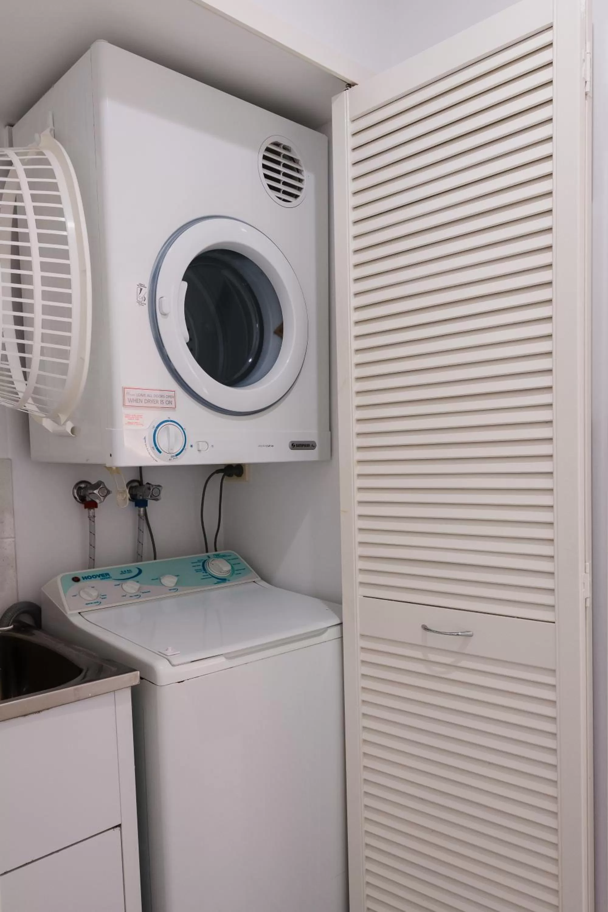 washing machine in Villa Beach Palm Cove