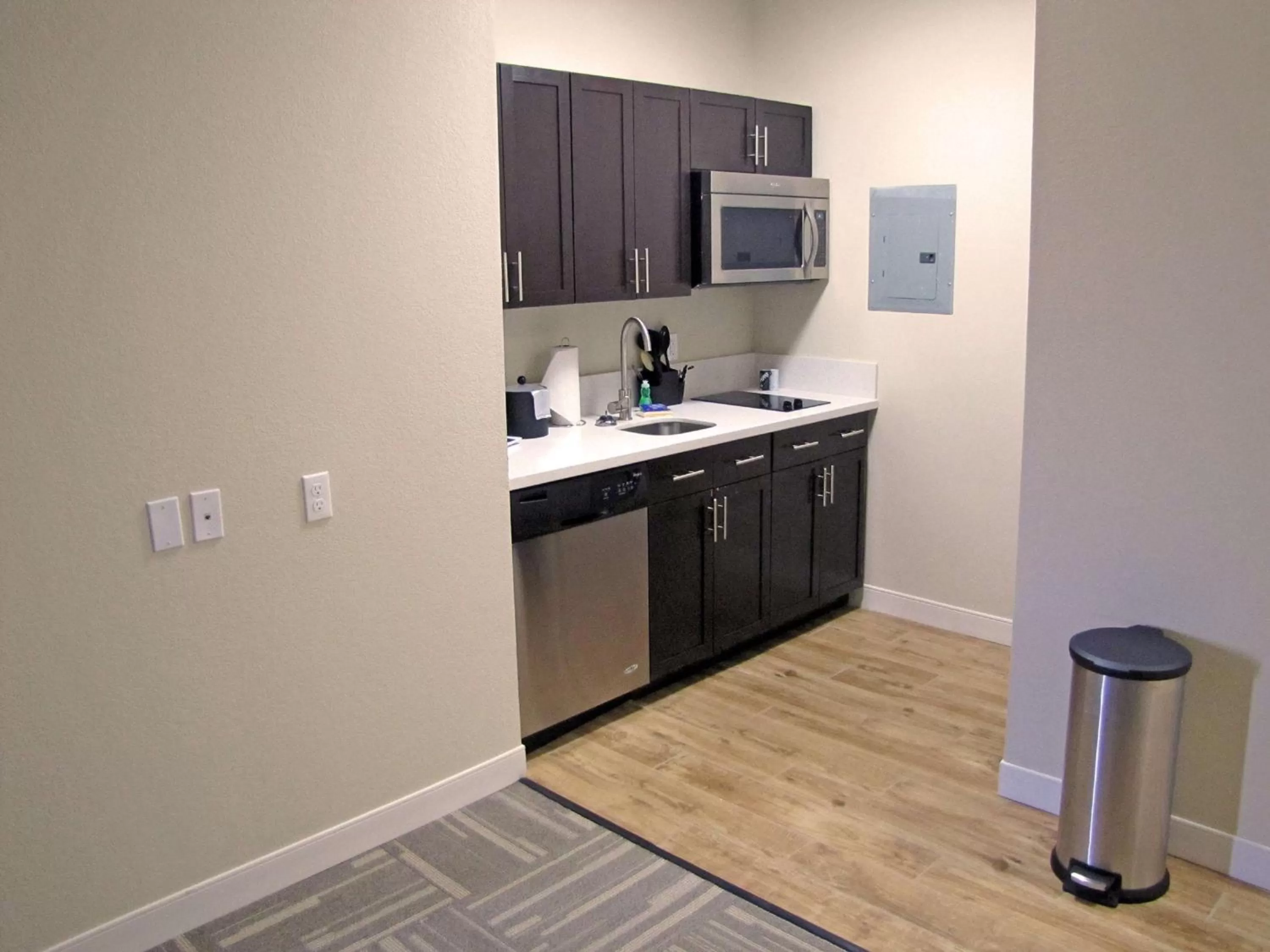 Kitchen or kitchenette in Hampton Inn McPherson