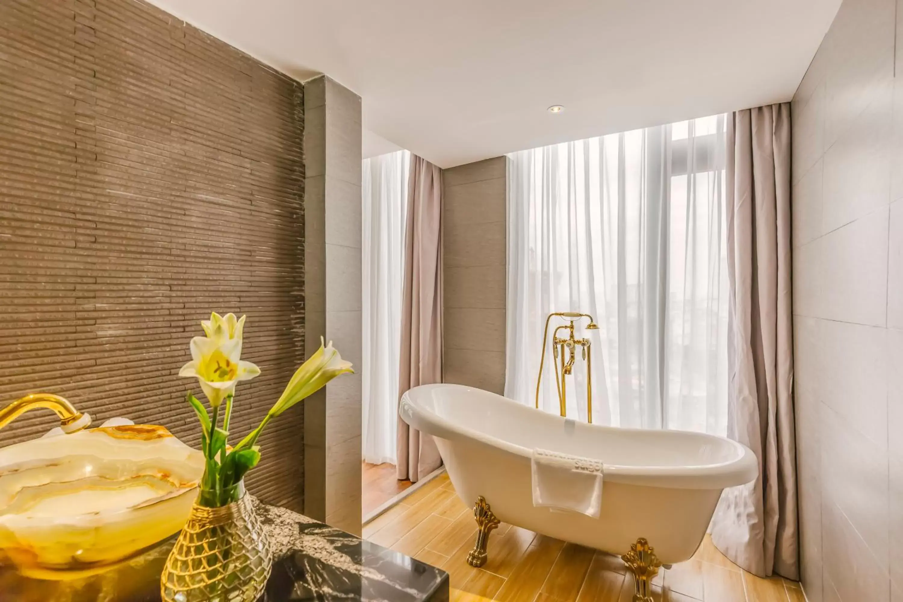 Winsuites Saigon Hotel Winsuites Saigon Hotel