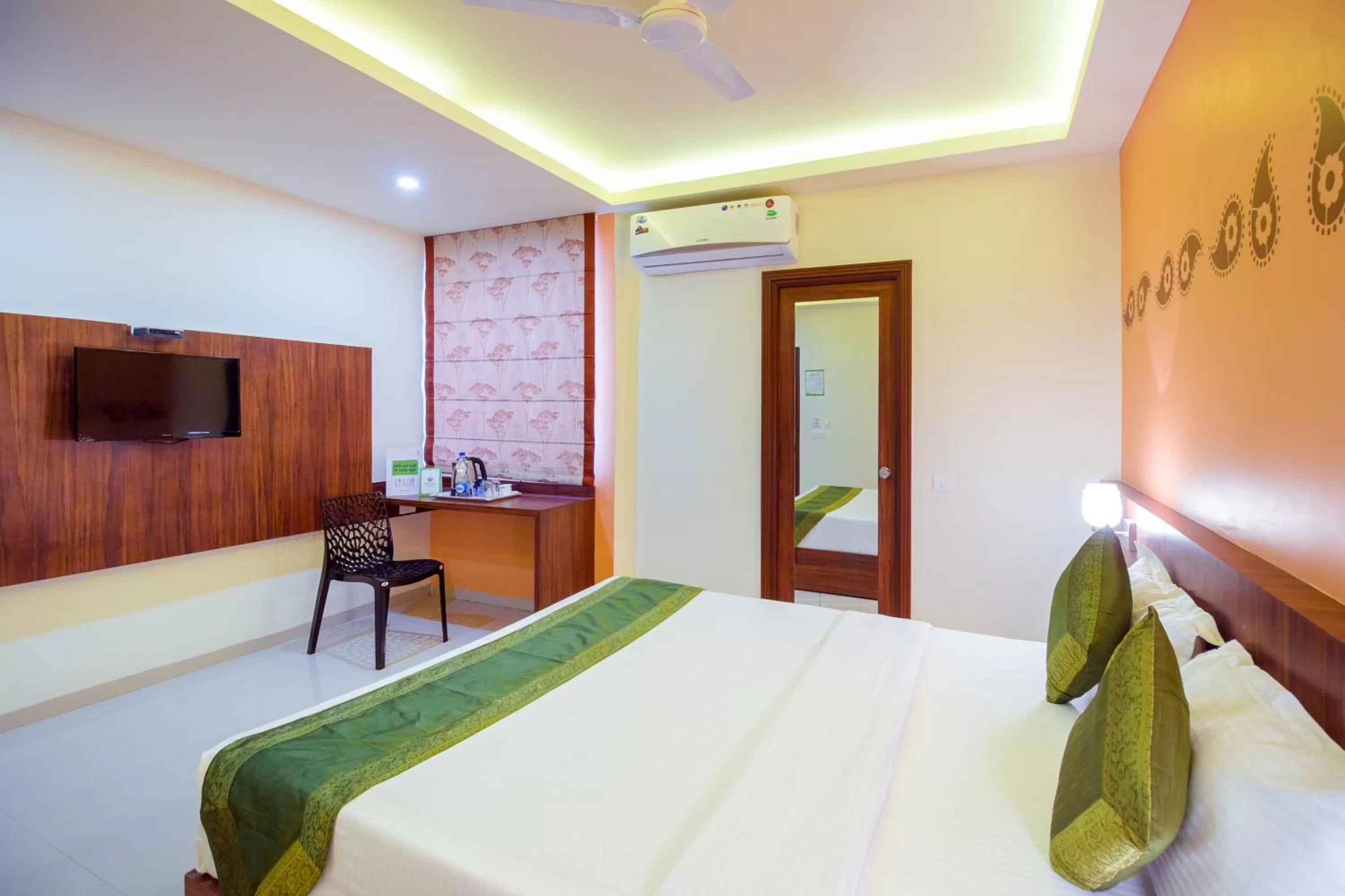 Bedroom, Bed in Itsy Hotels Arastu Inn