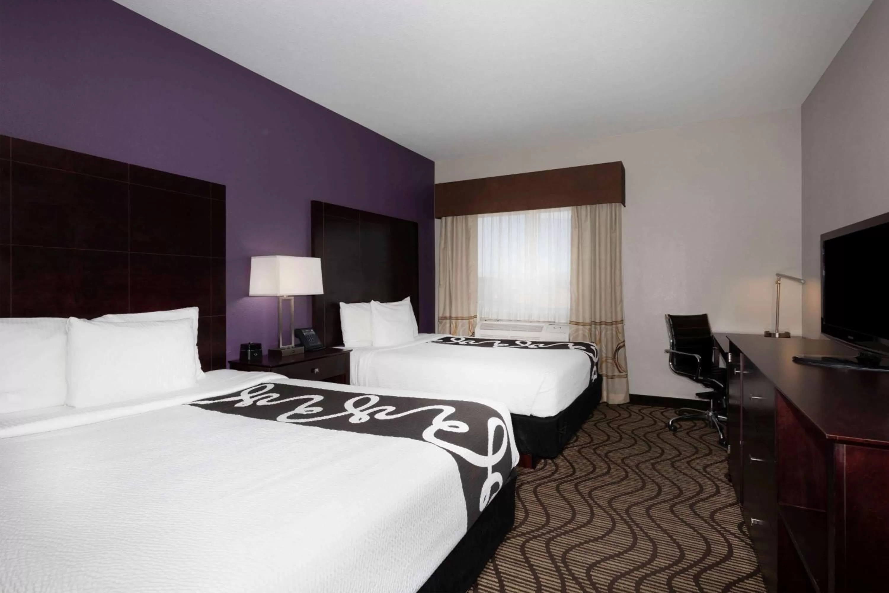 Photo of the whole room, Bed in La Quinta by Wyndham Henderson-Northeast Denver