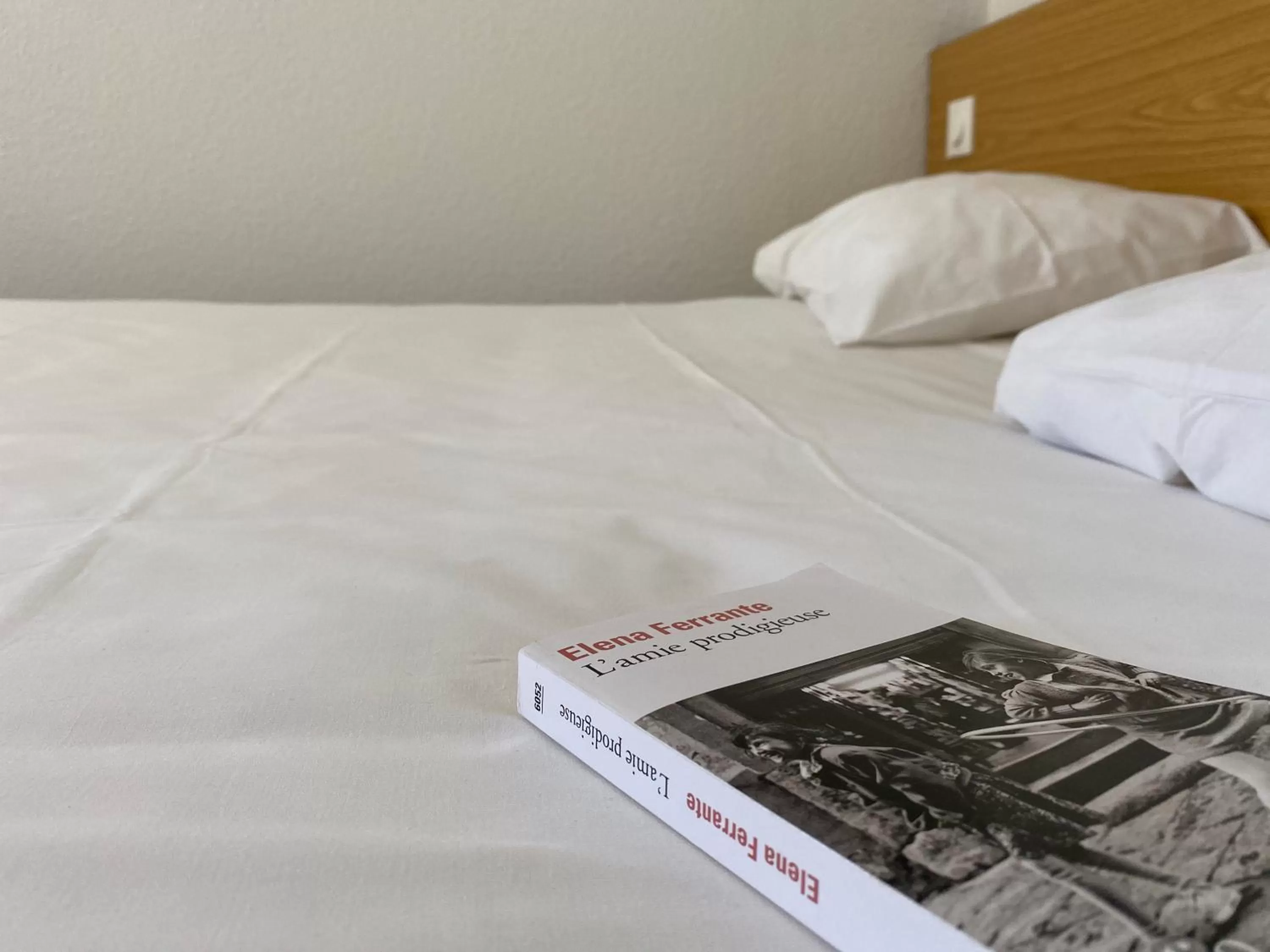 Bed in Kyriad Direct Marseille Ouest - Martigues