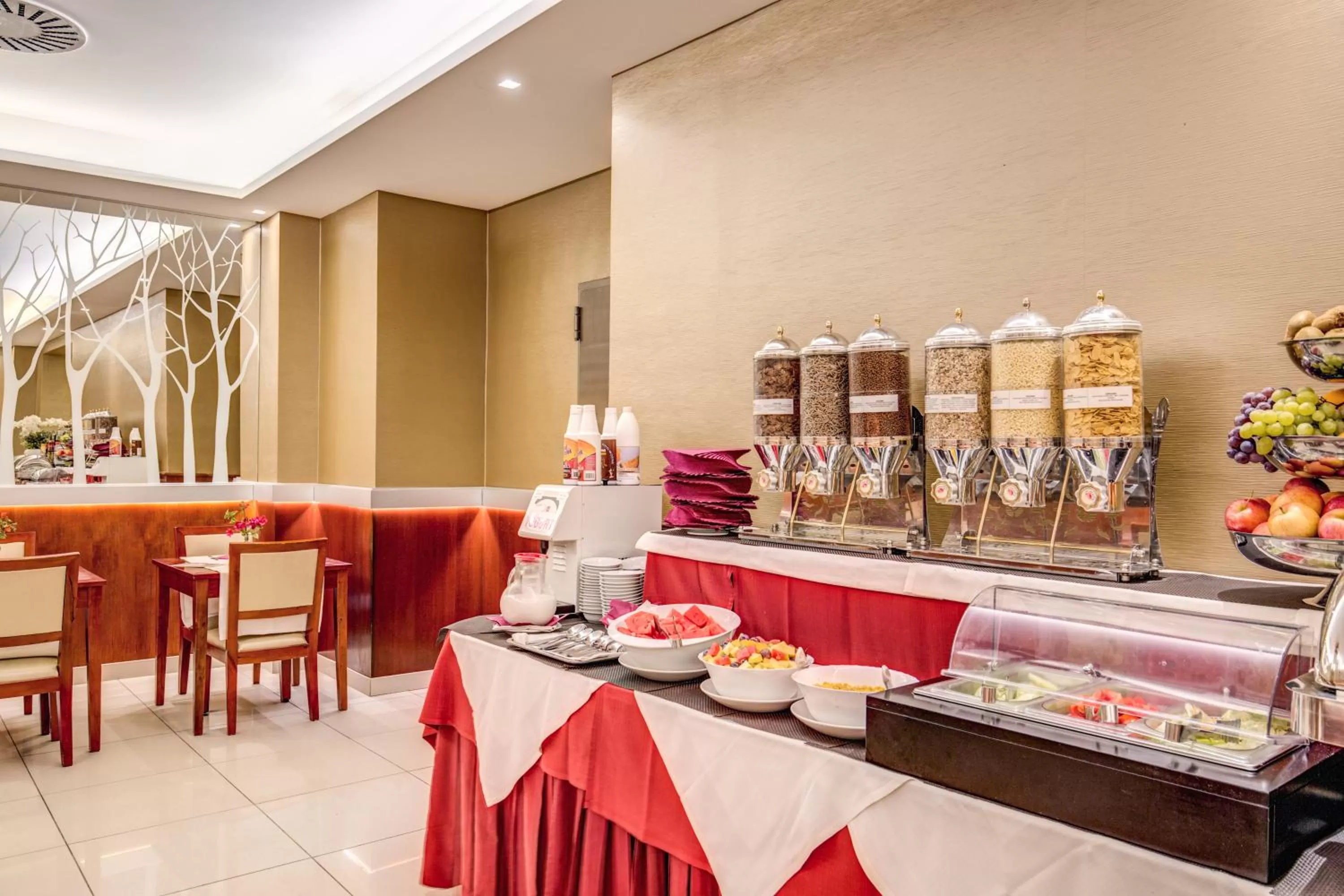 Restaurant/places to eat in Augusta Lucilla Palace