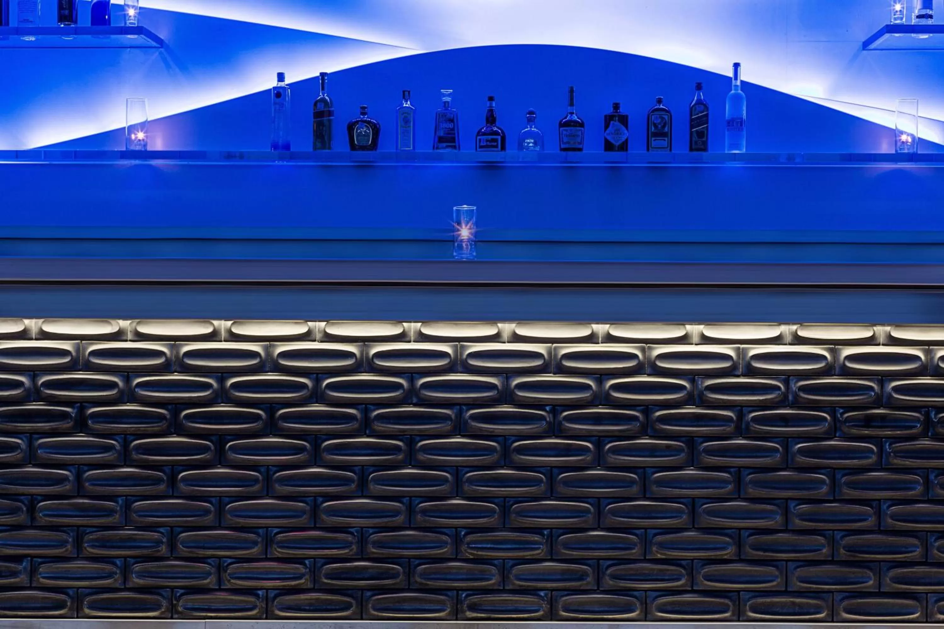 Lounge or bar in W Dallas