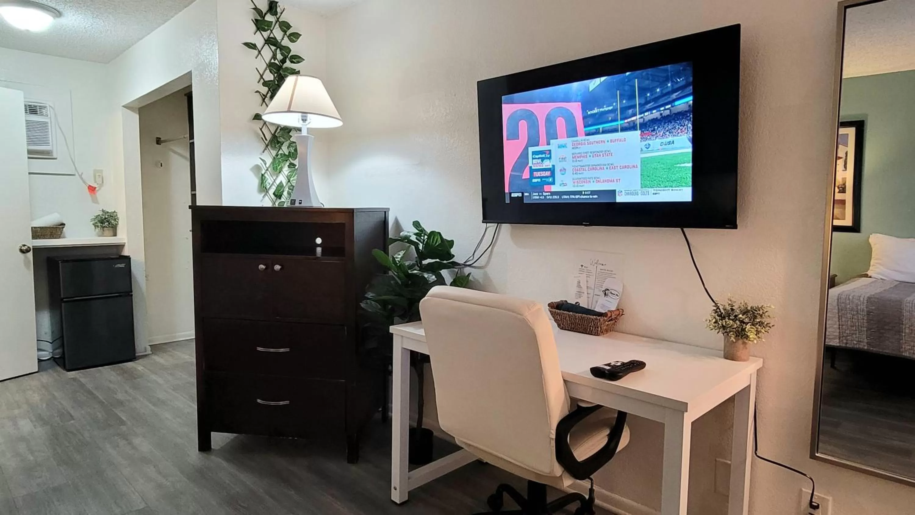 TV and multimedia, Bed in Sunny Palms Inn