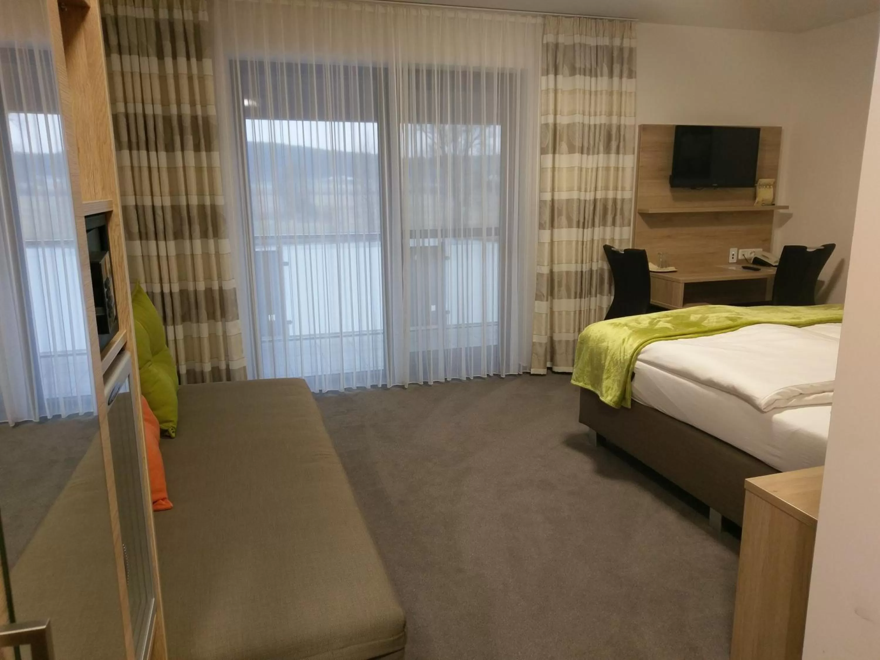 Photo of the whole room, Bed in Gasthaus Pension Rezatgrund