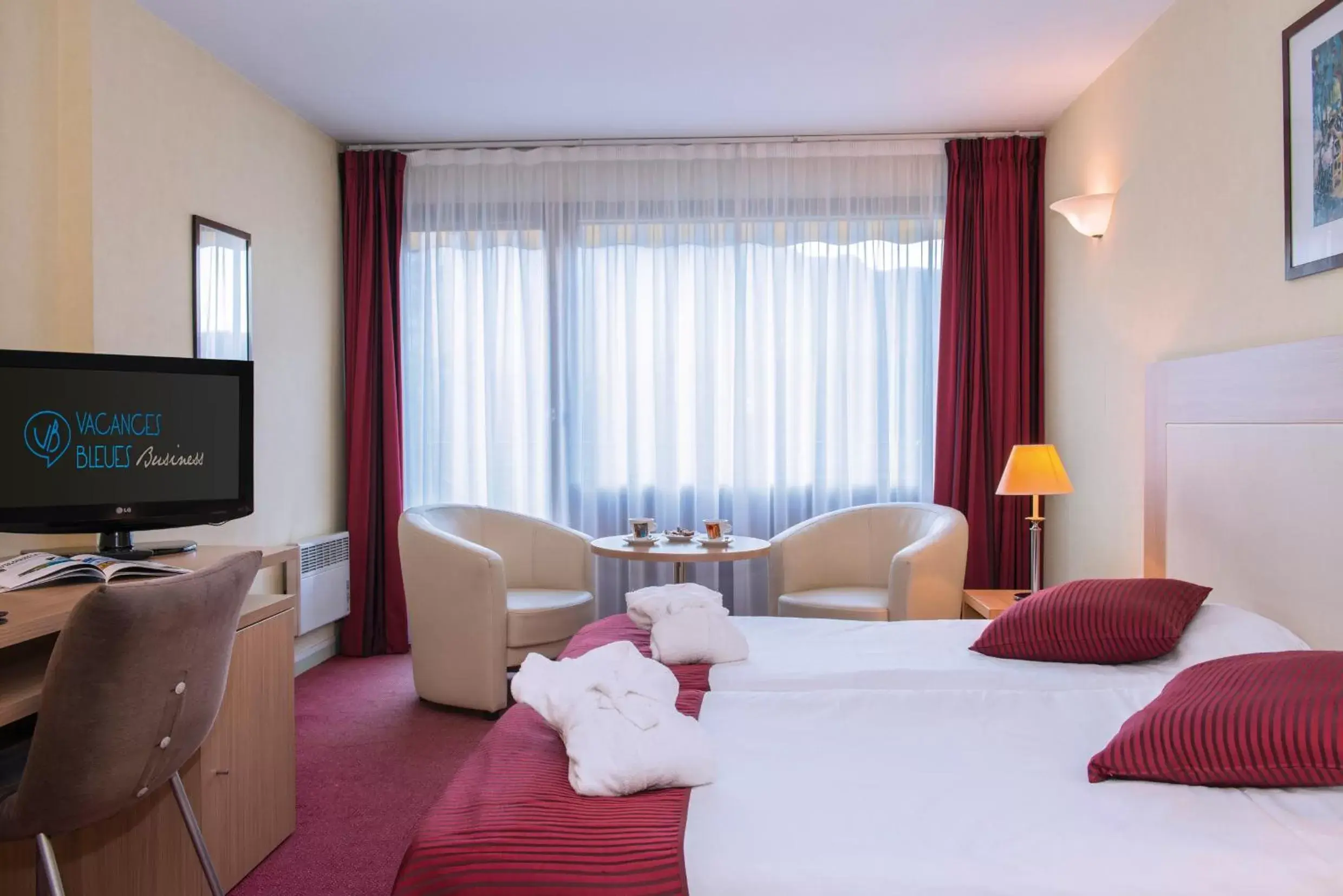 Family Room (2 Adults + 2 Children under 12 years old) with Spa Access in Hotel *** & Spa Vacances Bleues Villa Marlioz Family Room (2 Adults + 2 Children under 12 years old) with Spa Access in Hotel *** & Spa Vacances Bleues Villa Marlioz