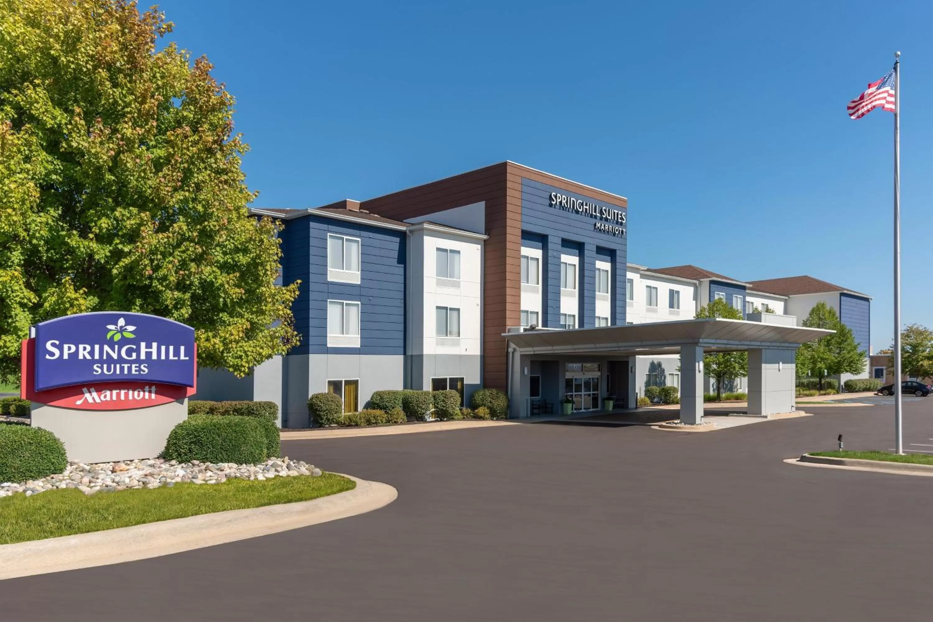 Property building in SpringHill Suites Grand Rapids North