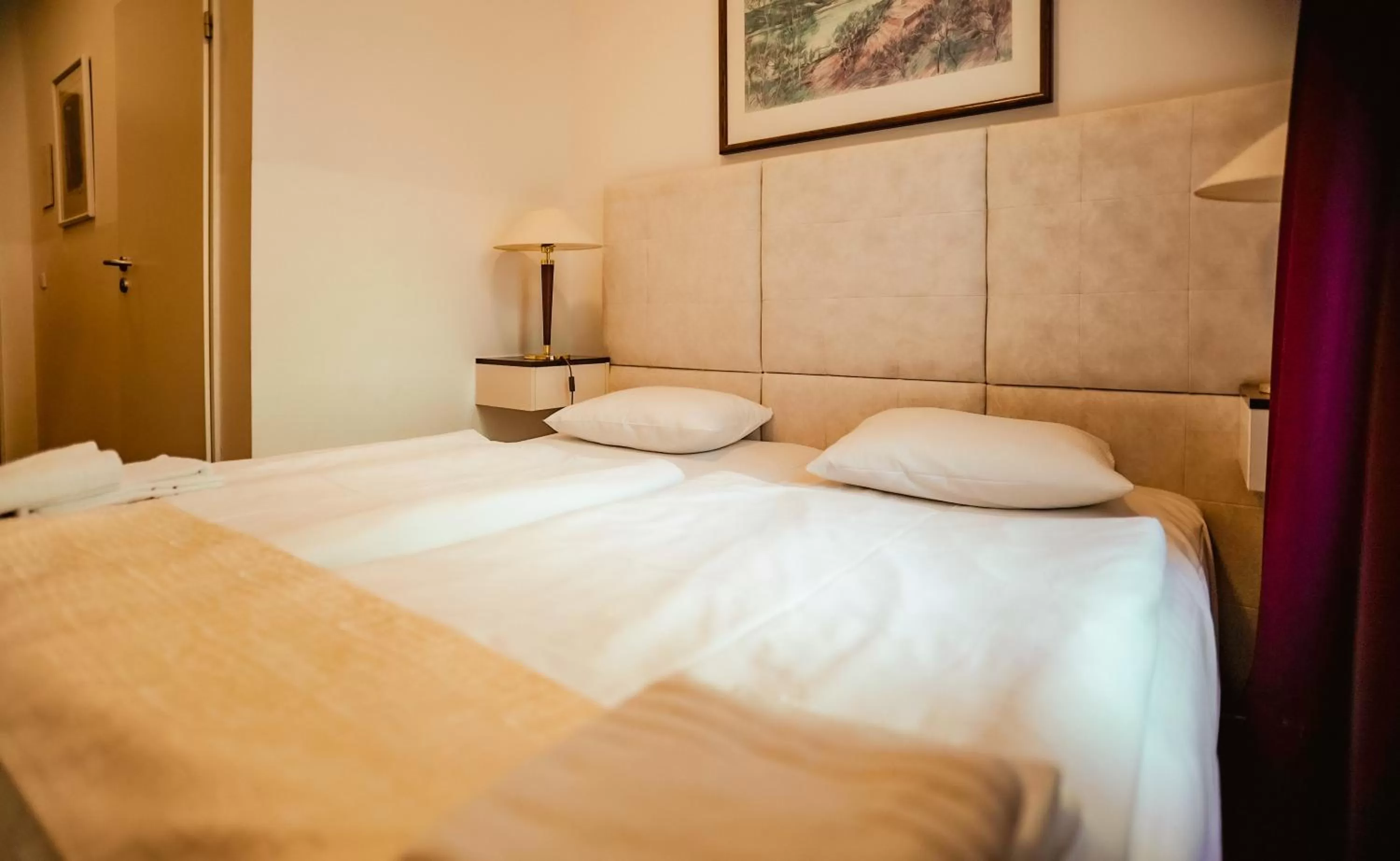 Photo of the whole room, Bed in Hotel Prens Berlin