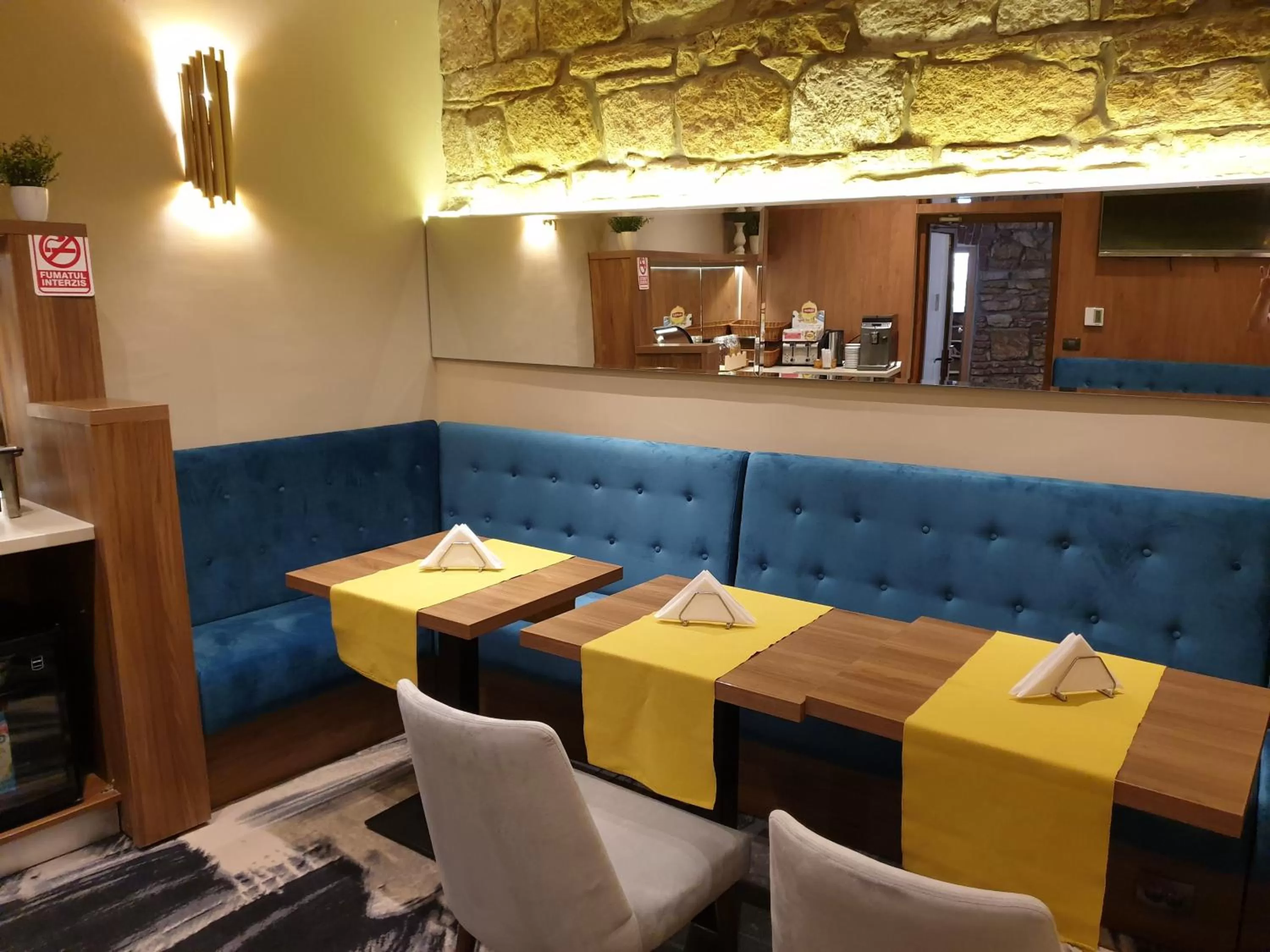 Restaurant/places to eat in Vila Siago