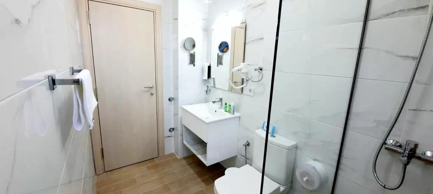 Bathroom in Hotel DOA