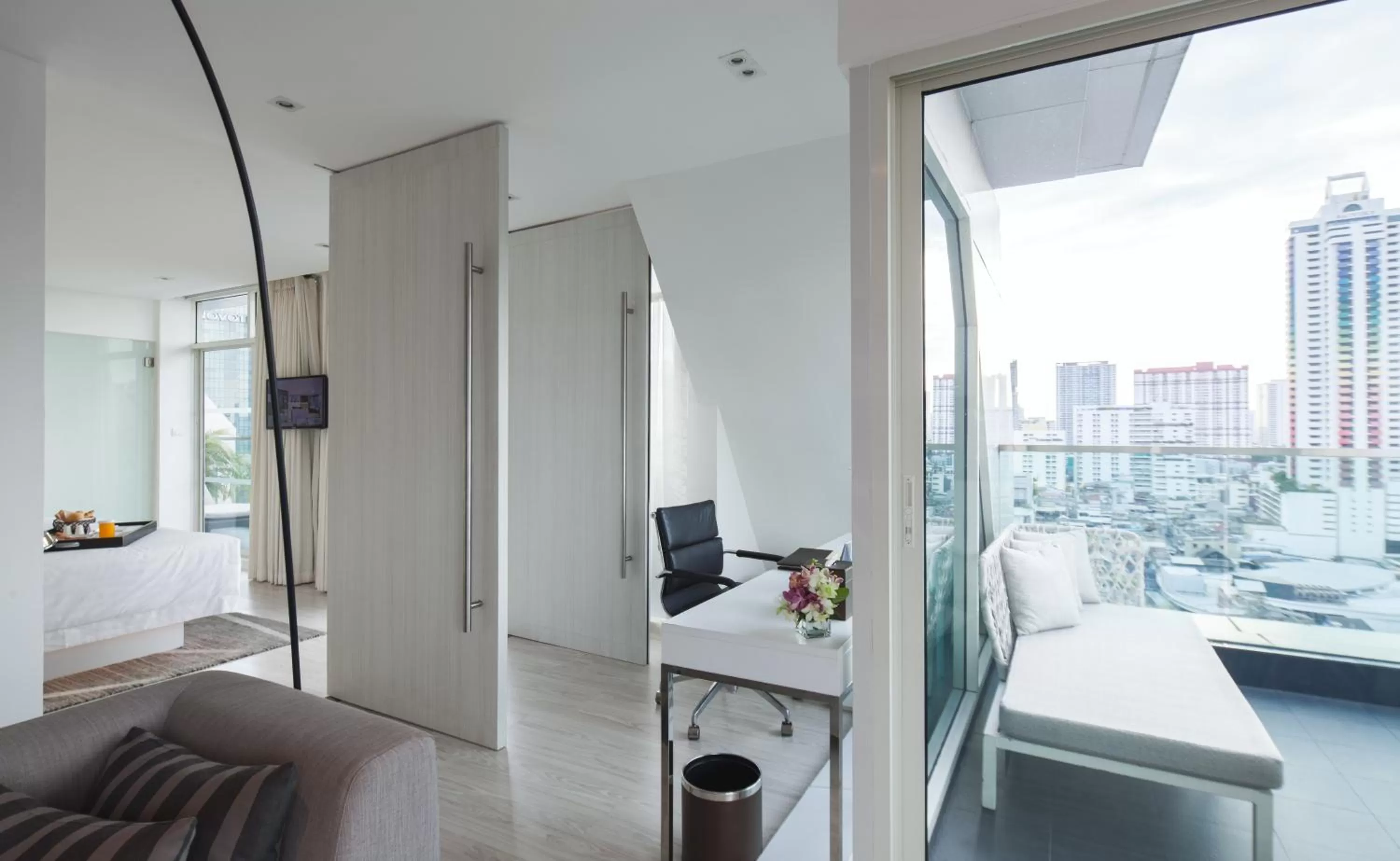 Photo of the whole room in Centara Watergate Pavilion Hotel Bangkok